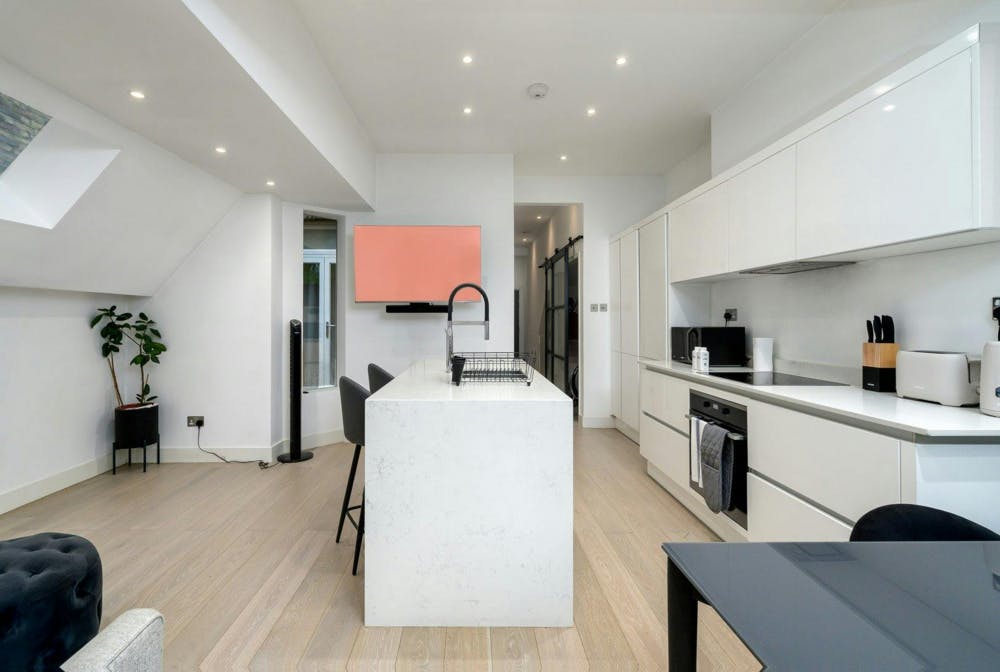 Apartment London, 2 beds — photo 7