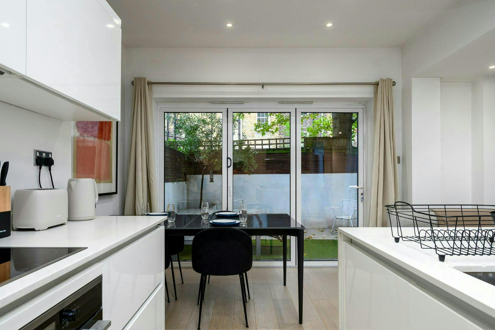 Apartment London, 2 beds — photo 10