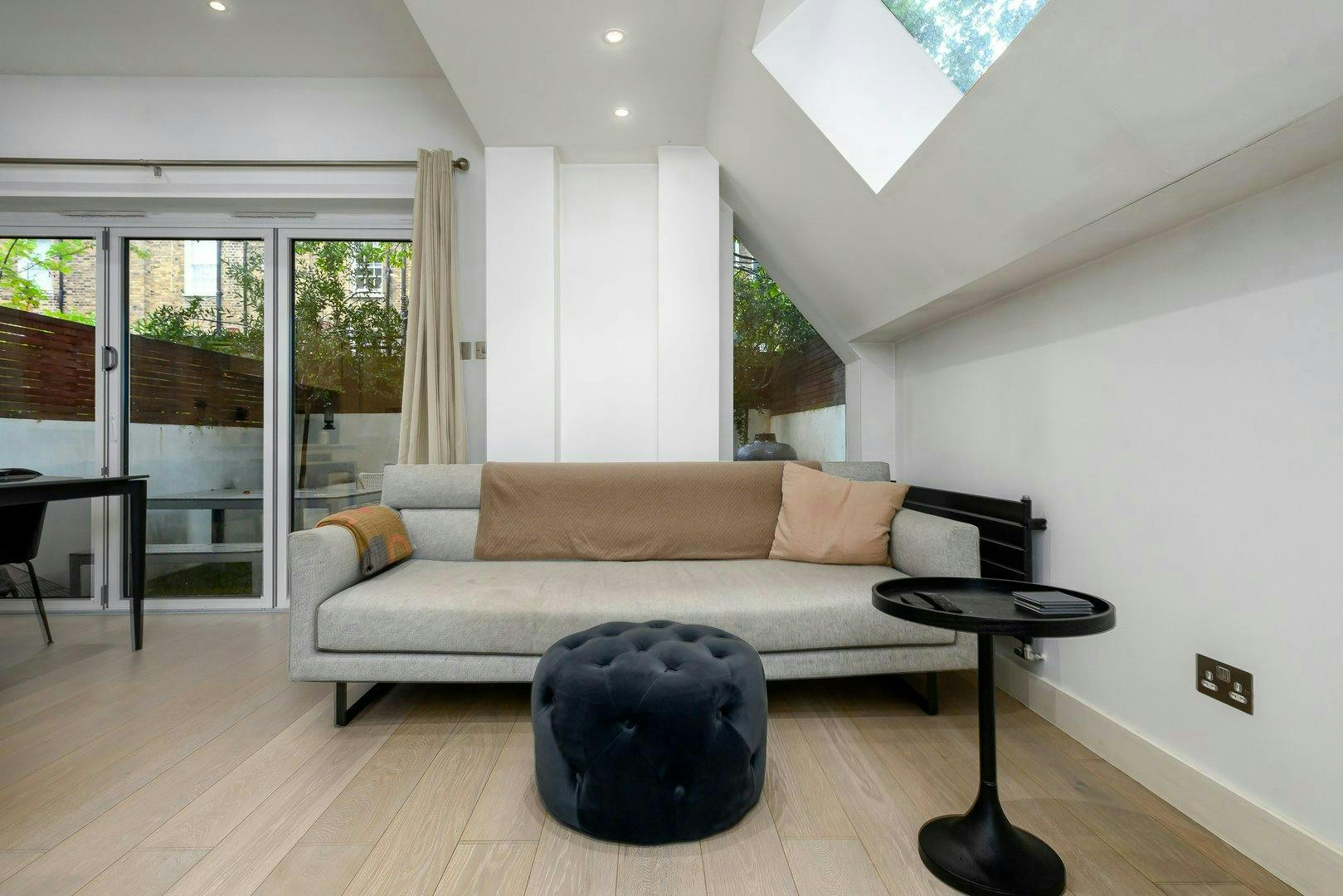 Apartment London, 2 beds — photo 6