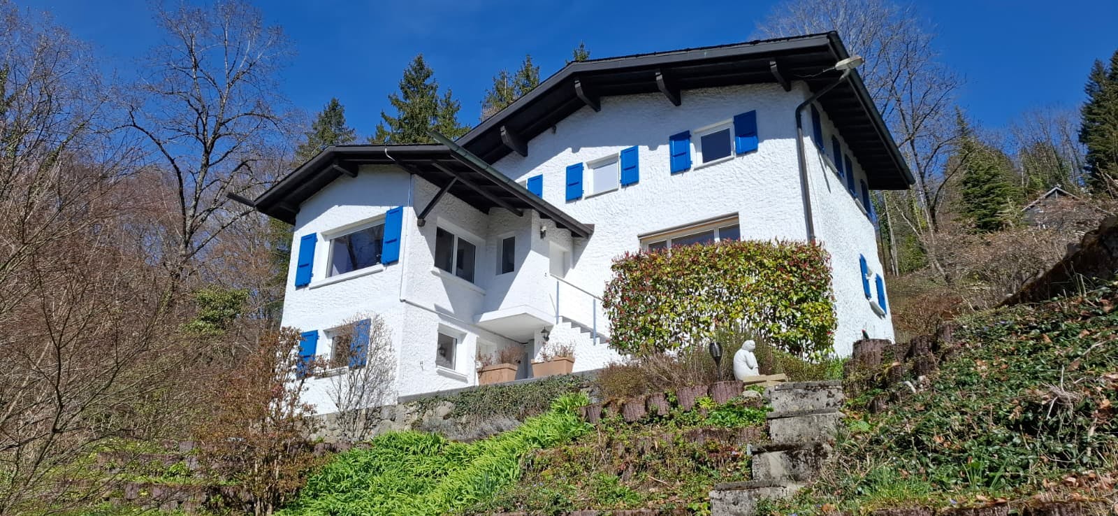 House for rent for CHF 4,985 per month in Glion, Route des Avants