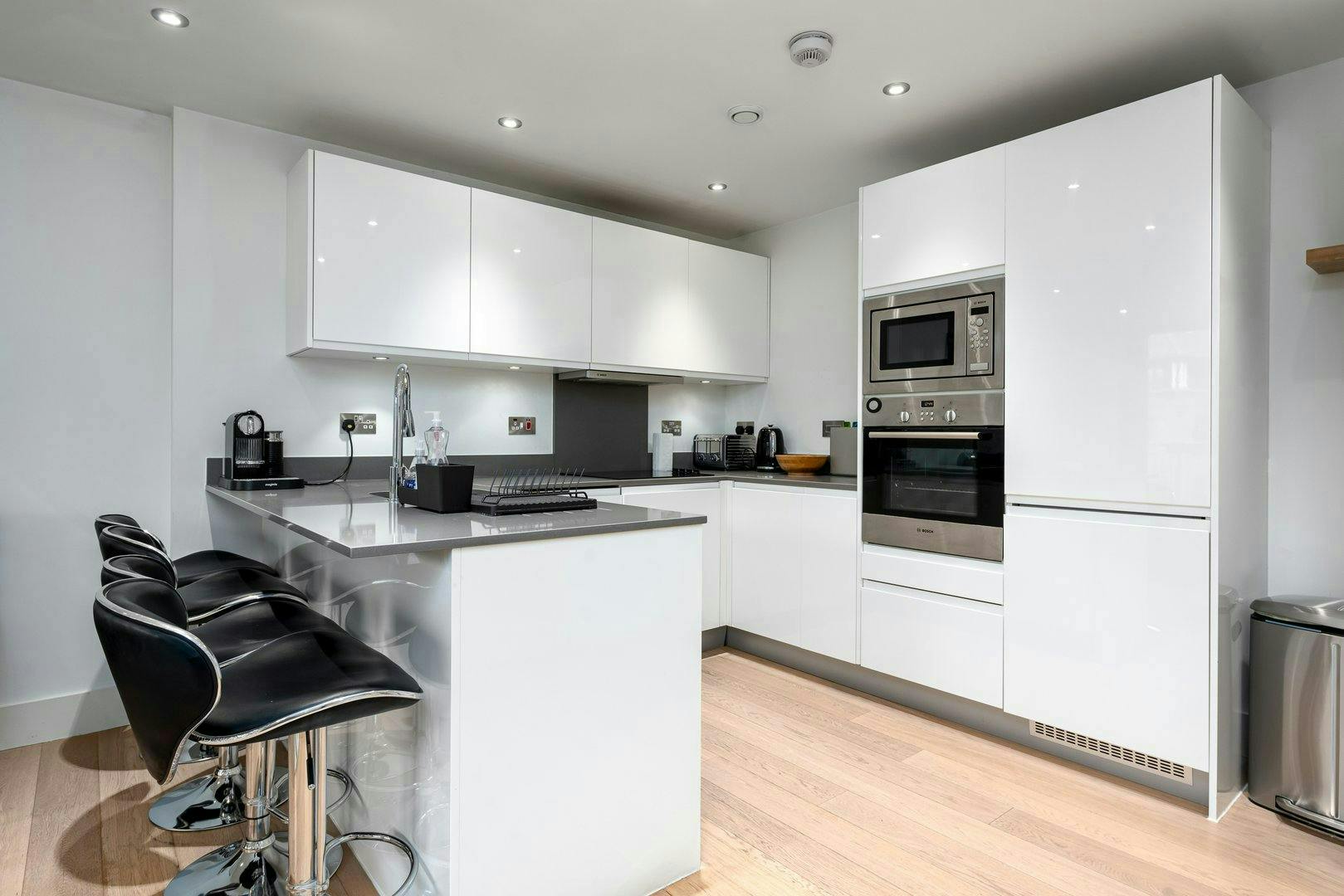 Apartment London, 2 beds — photo 10