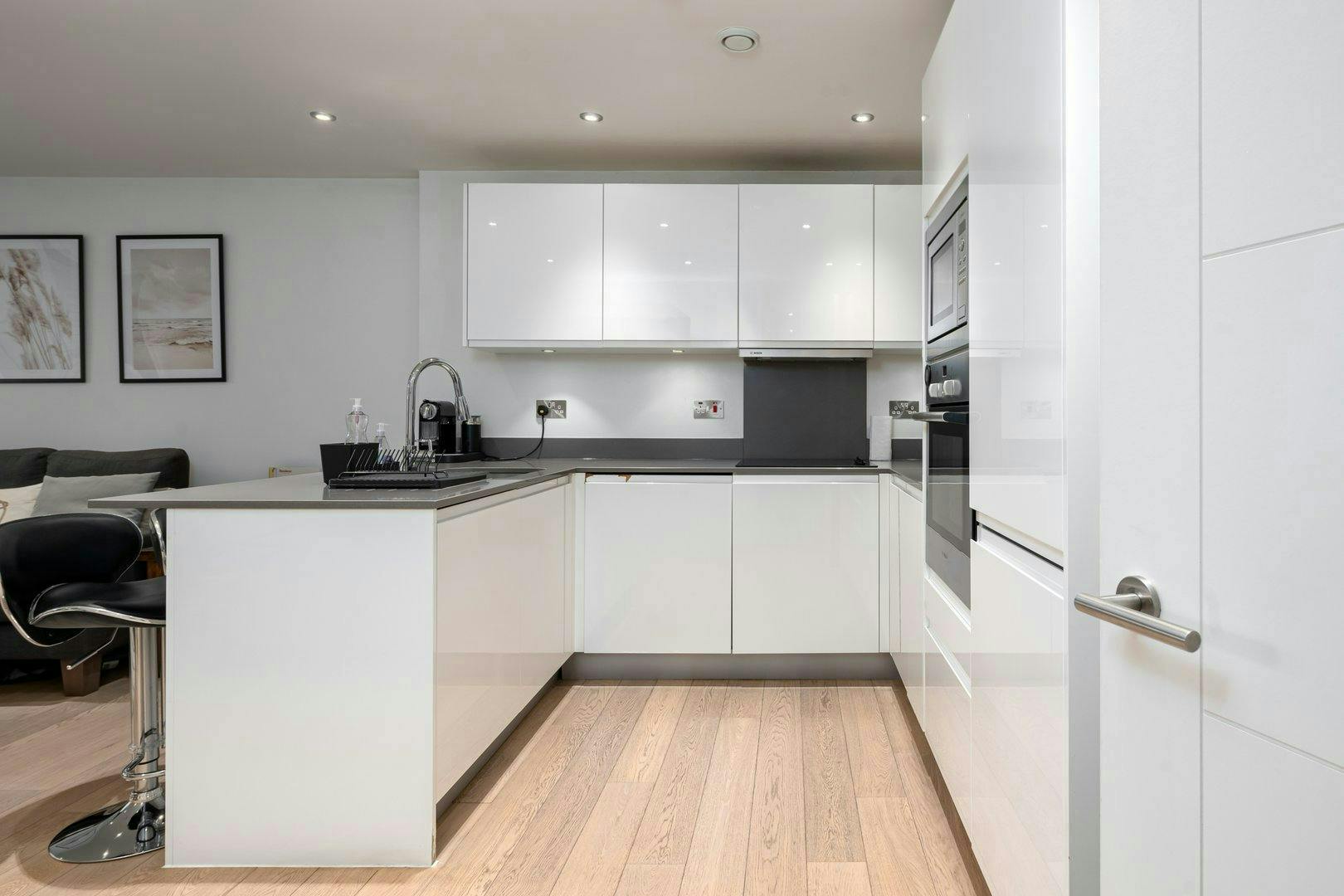 Apartment London, 2 beds — photo 9