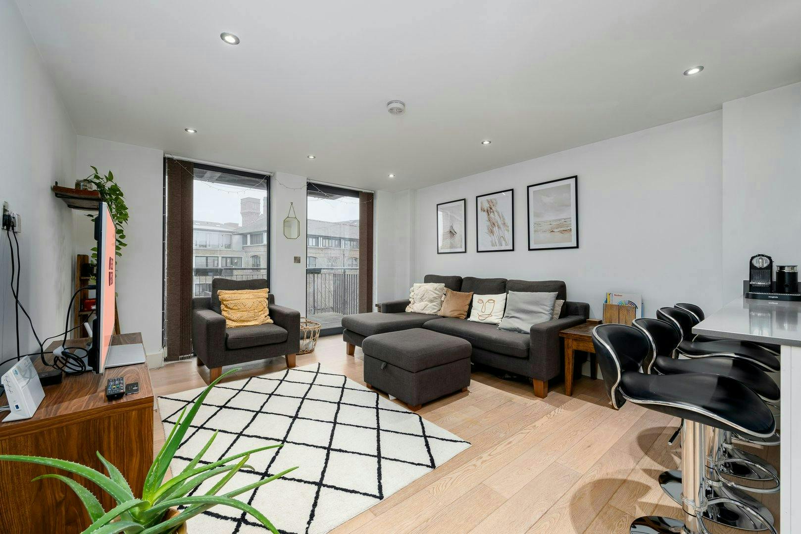 Apartment London, 2 beds — photo 1