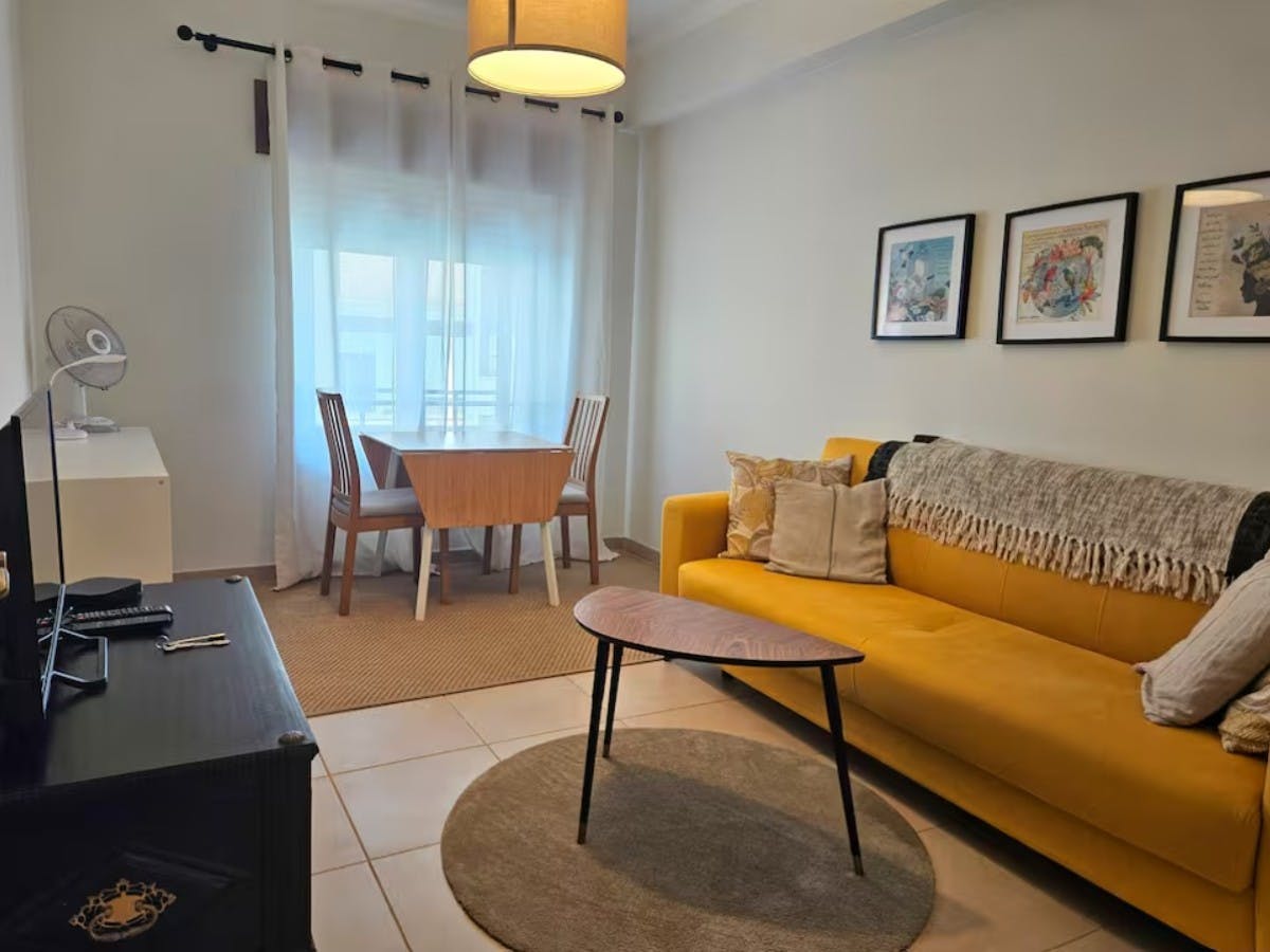 Apartament de închiriat pentru 1.500 EUR pe lună în Almada, Rua Comandante António Feio