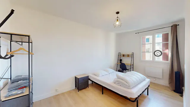Private room in Boulevard Docteur Charles Barnier, Toulon (1699640) room image 2