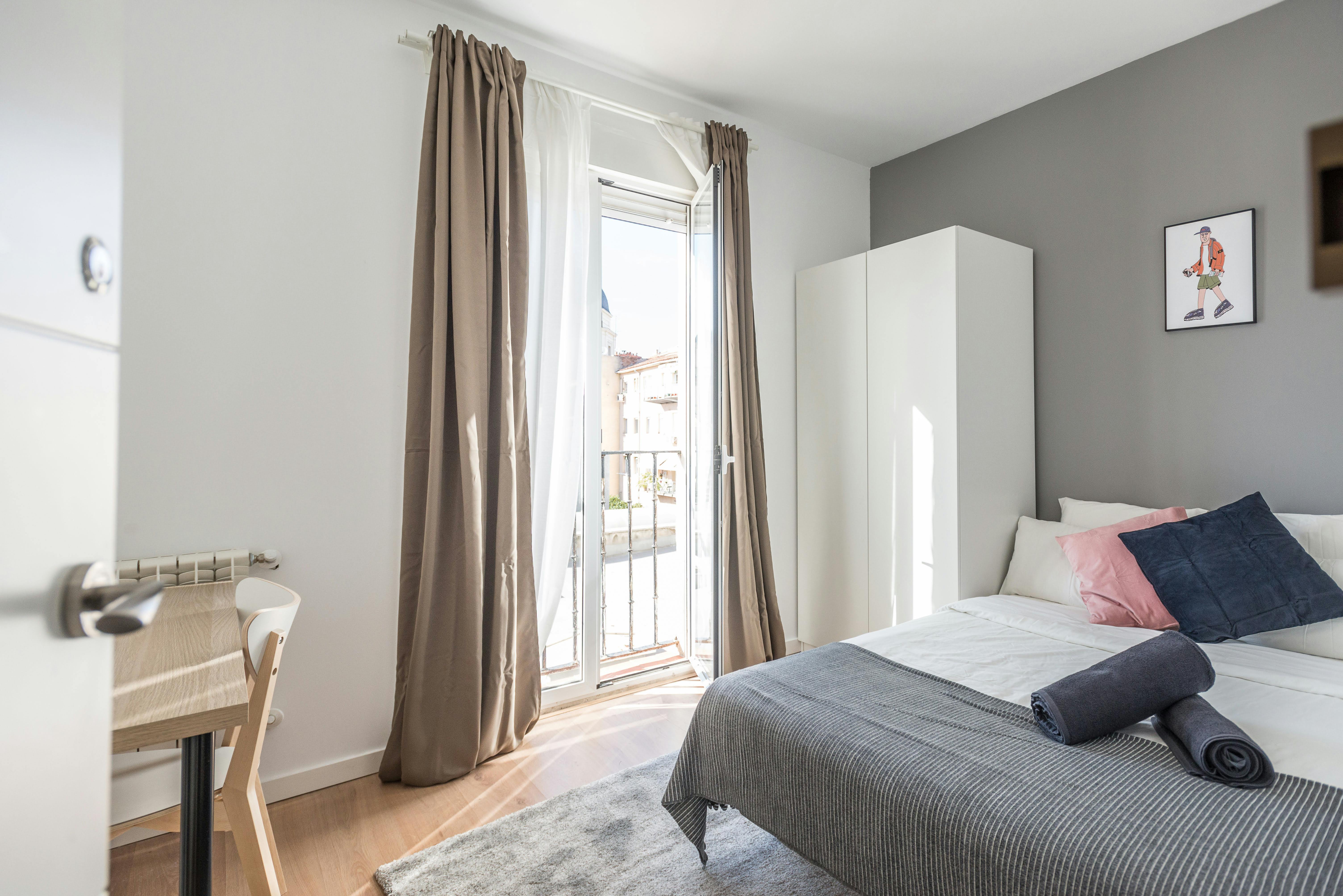 Plaza de Tirso de Molina, Madrid preview