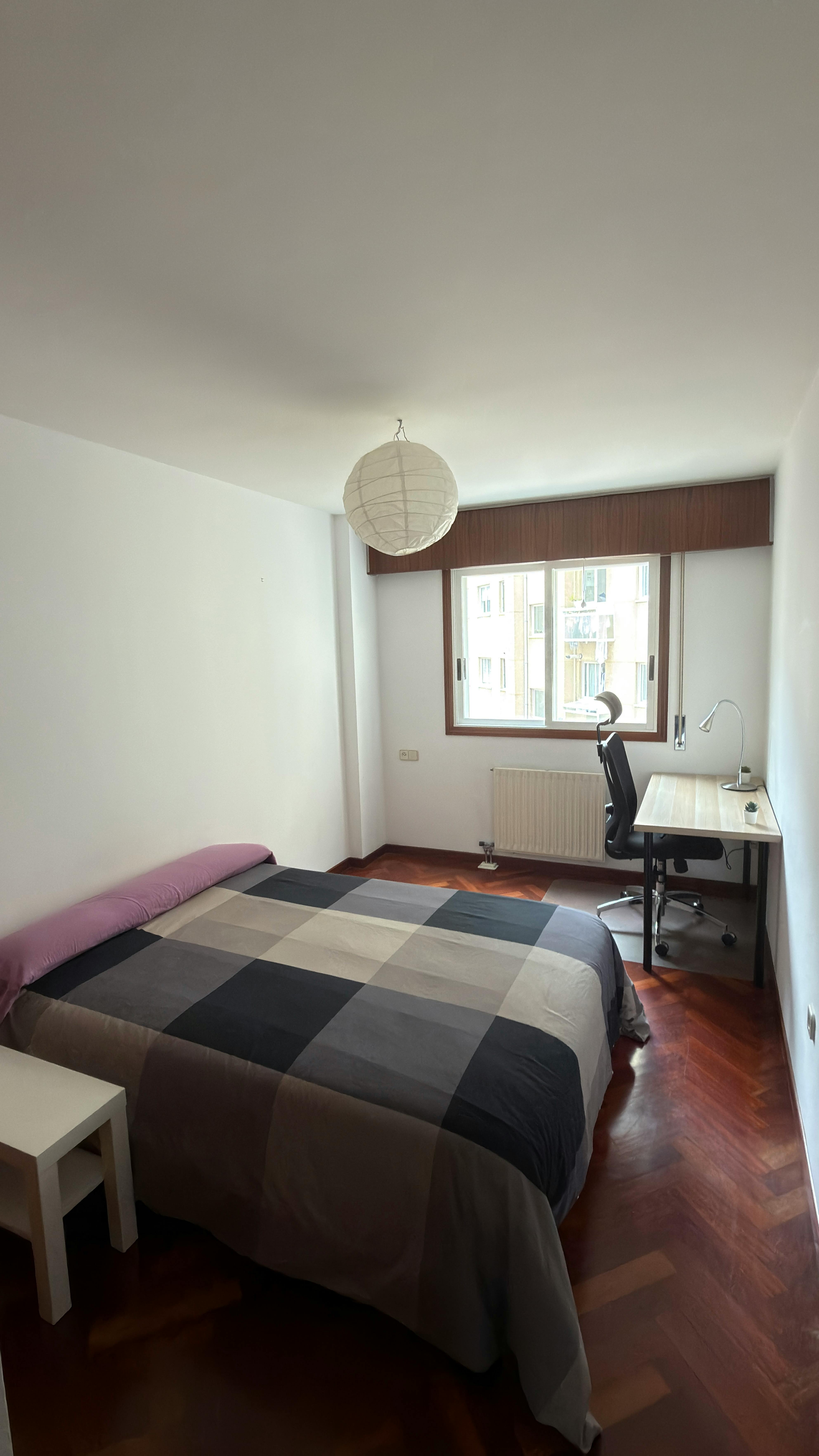 私人房间 正在以 €280 的月租出租，其位于 A Coruña, Calle Enrique Mariñas Romero Periodista