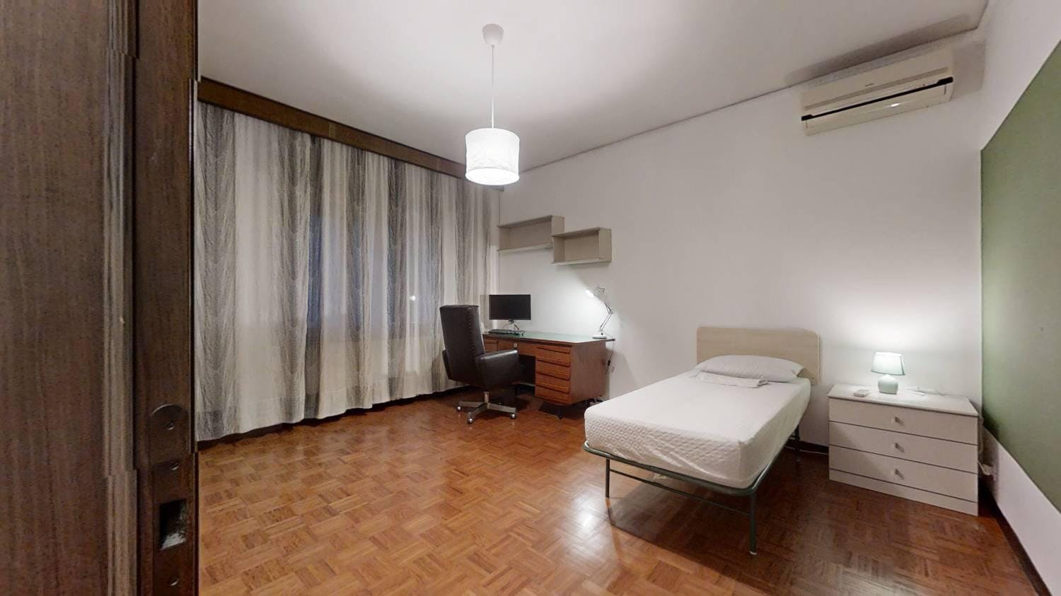 Via Giuseppe Miraglia, Venice preview