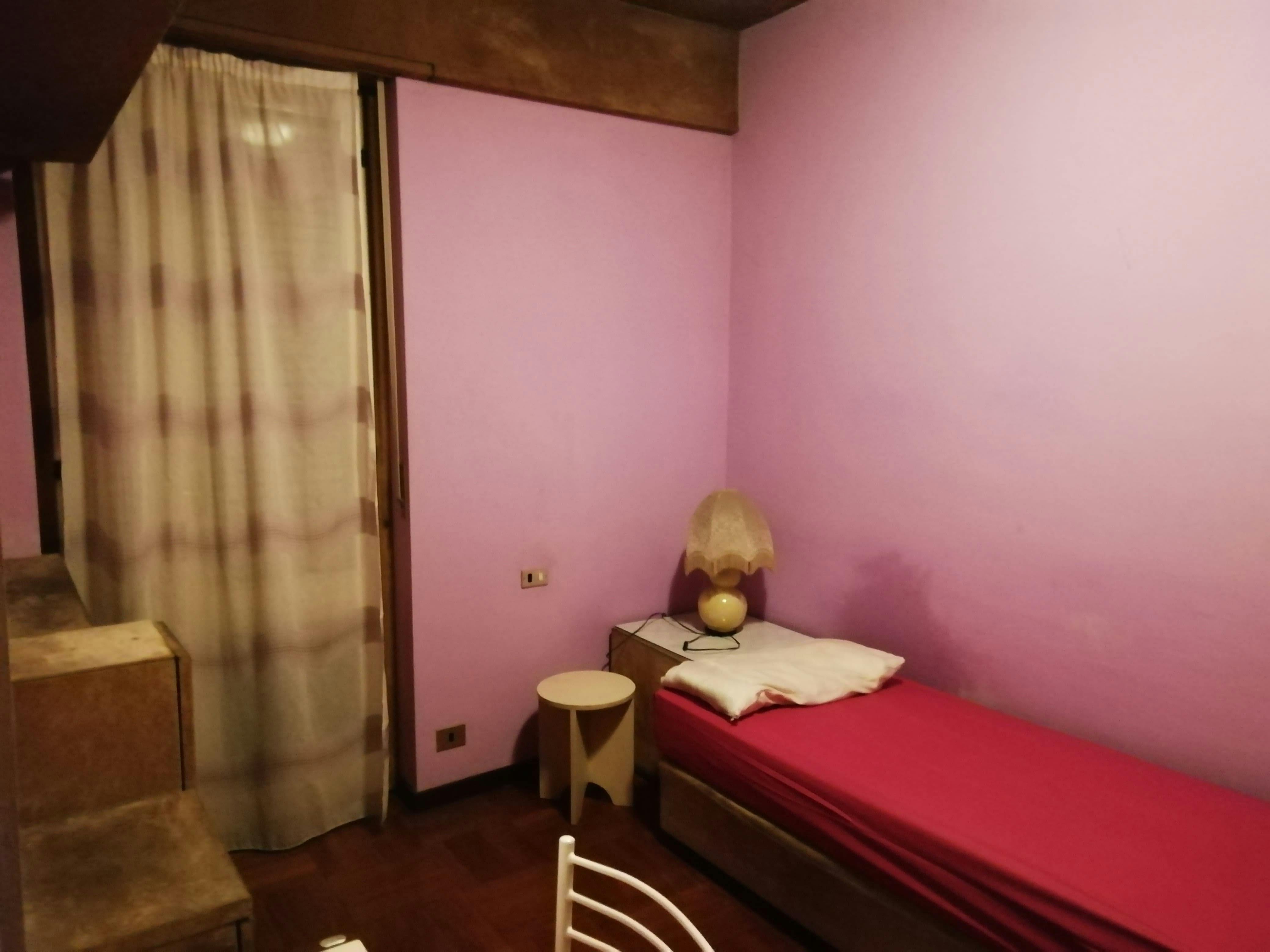 Private room for rent for €350 per month in Turin, Strada delle Cacce