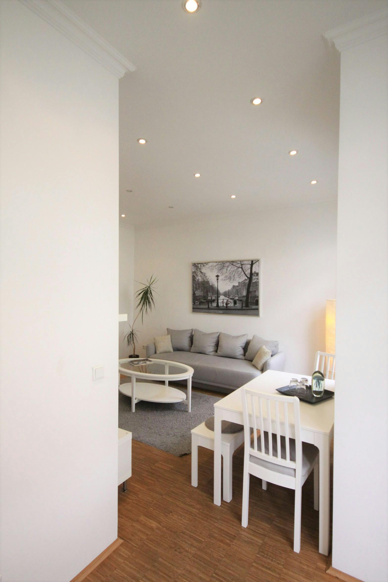 Mieszkanie do wynajęcia za 1400 € miesięcznie w mieście Düsseldorf, Neckarstraße