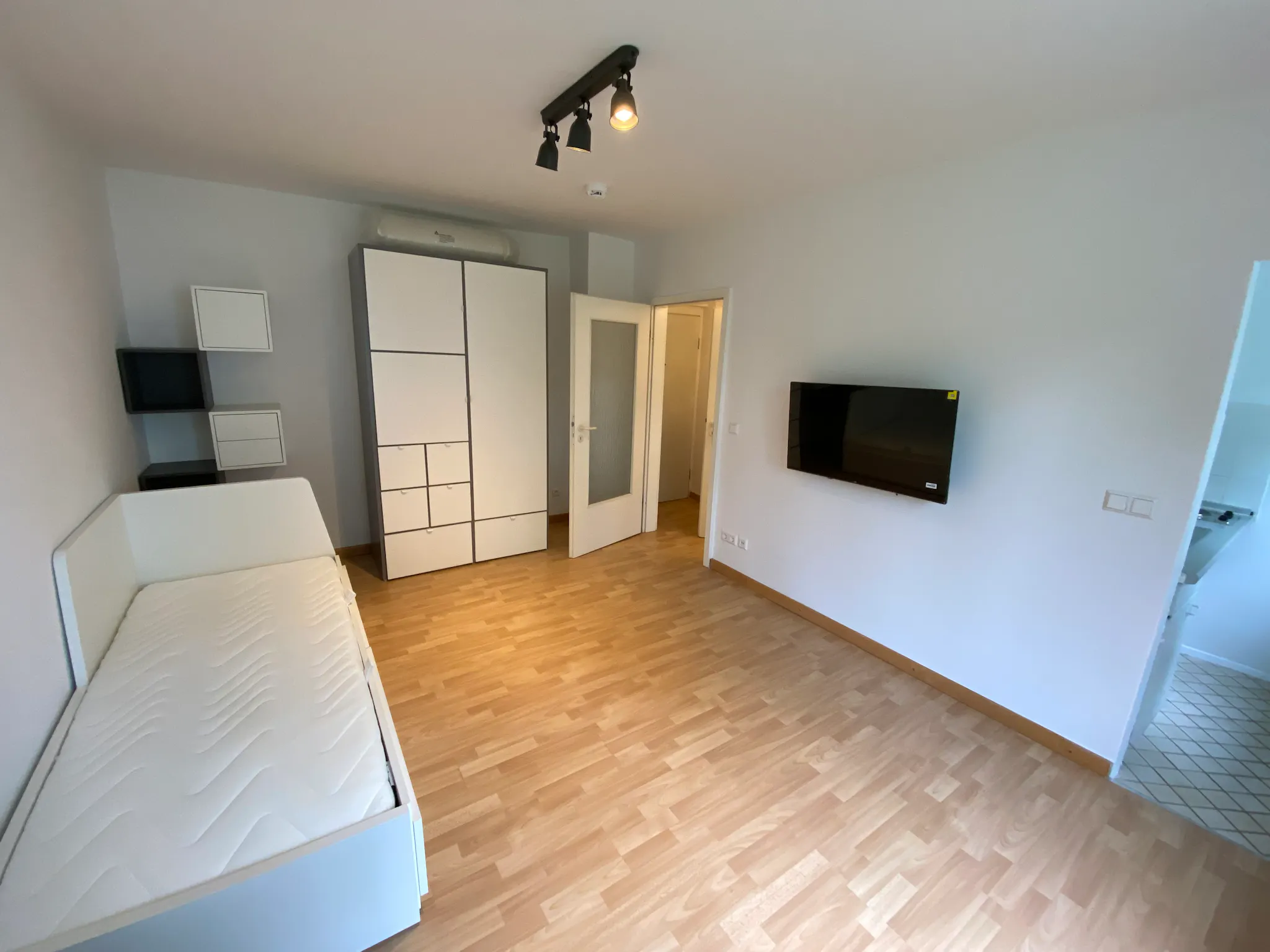 Platanenweg, Berlin preview