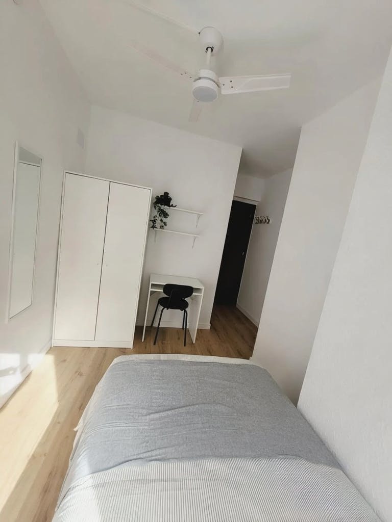 Single room Torrent, 1 bed, 8m² — photo 8
