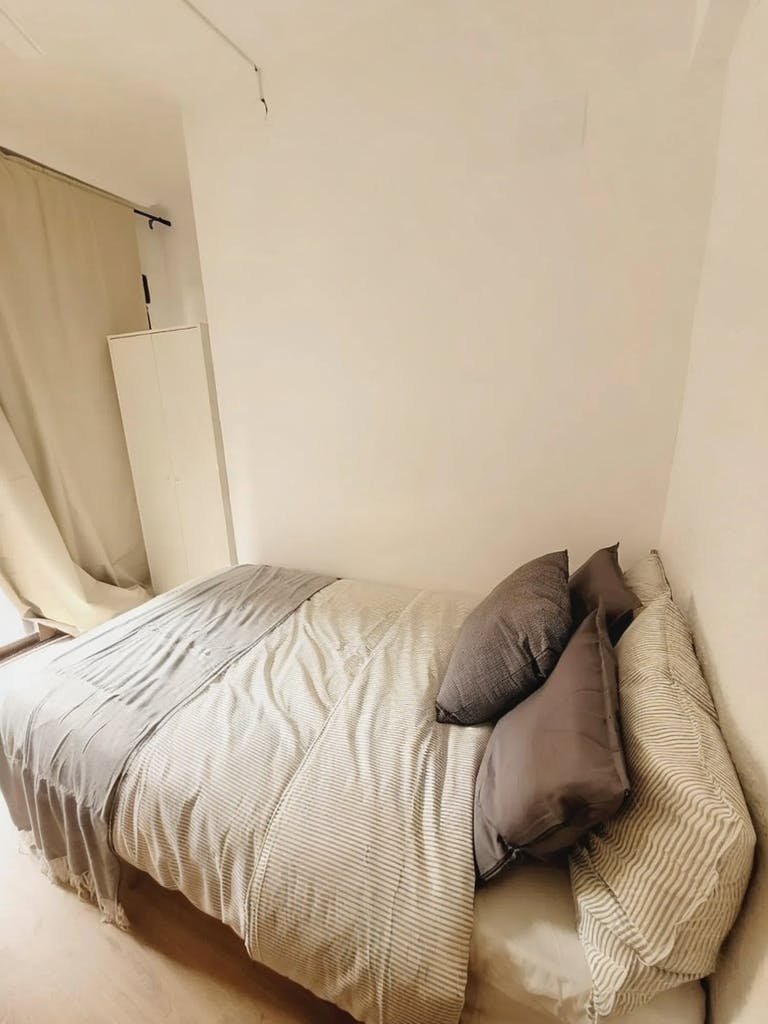 Single room Torrent, 1 bed, 7m² — photo 2