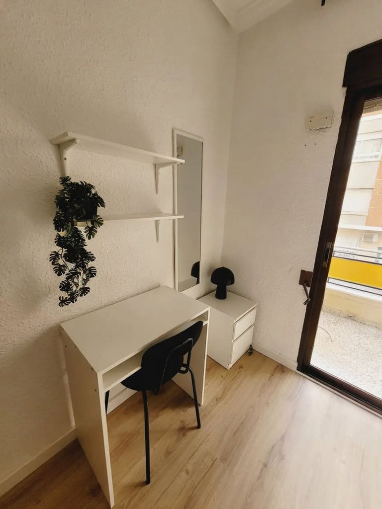 Single room Torrent, 1 bed, 7m² — photo 6