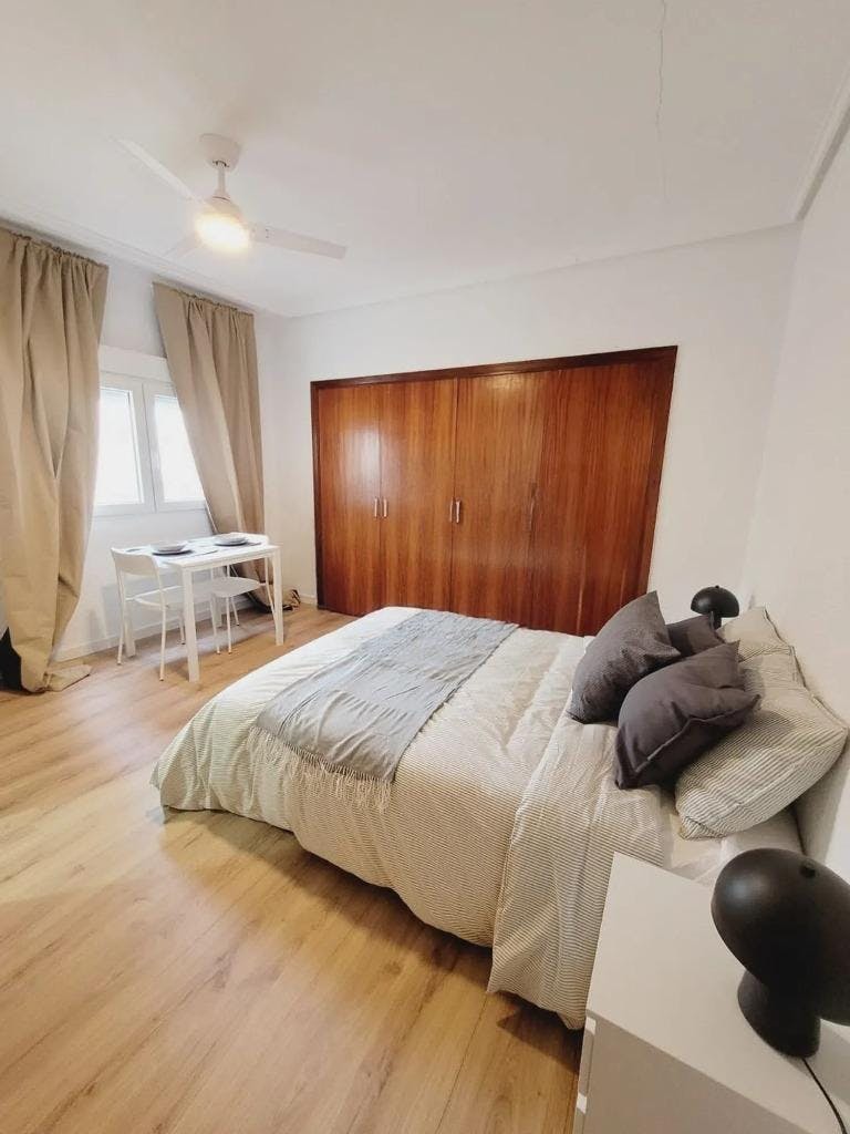 Single room Torrent, 1 bed, 18m² — photo 3