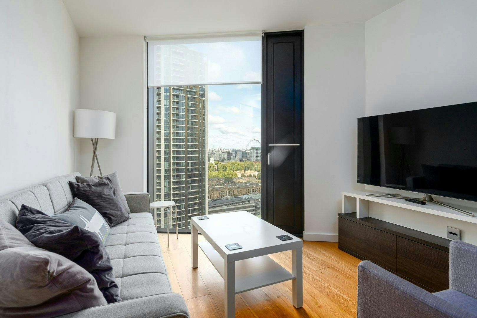 Apartment for rent for £9,999 per month in London, Walworth Road