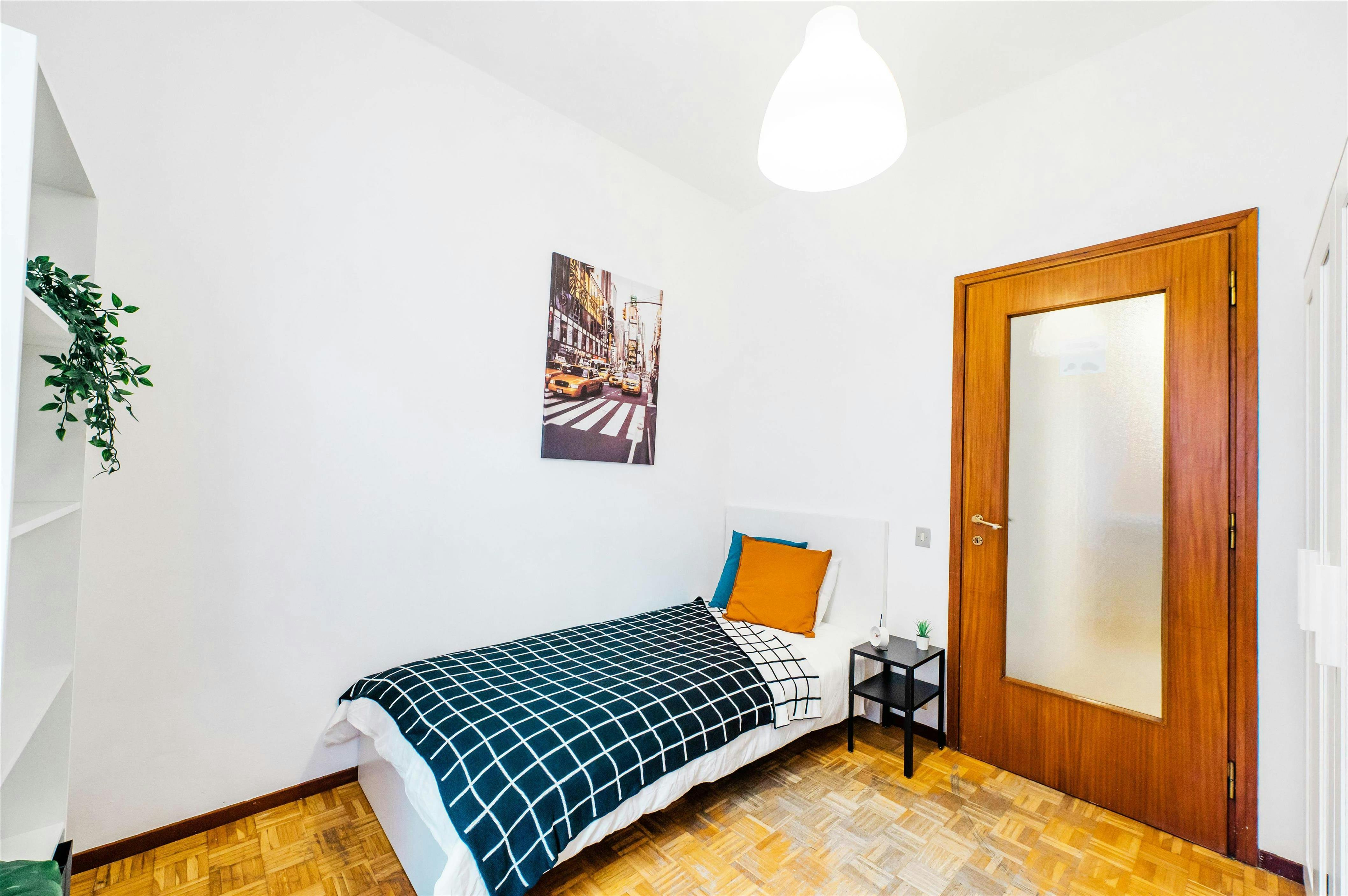 Private room for rent for €500 per month in Bergamo, Piazzale Risorgimento