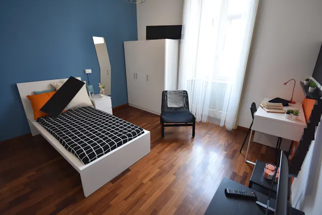 Private room in Via Antonio Locatelli, Bergamo (1700342) room image 1