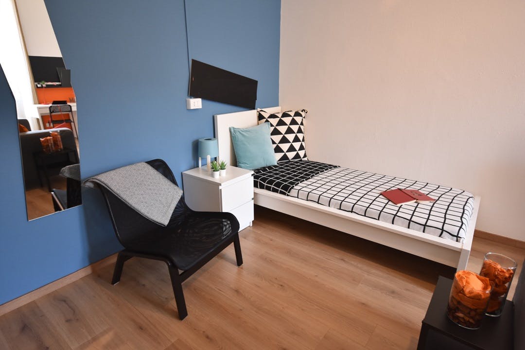 Habitación privada en alquiler por 560 € al mes en Bergamo, Via Antonio Locatelli