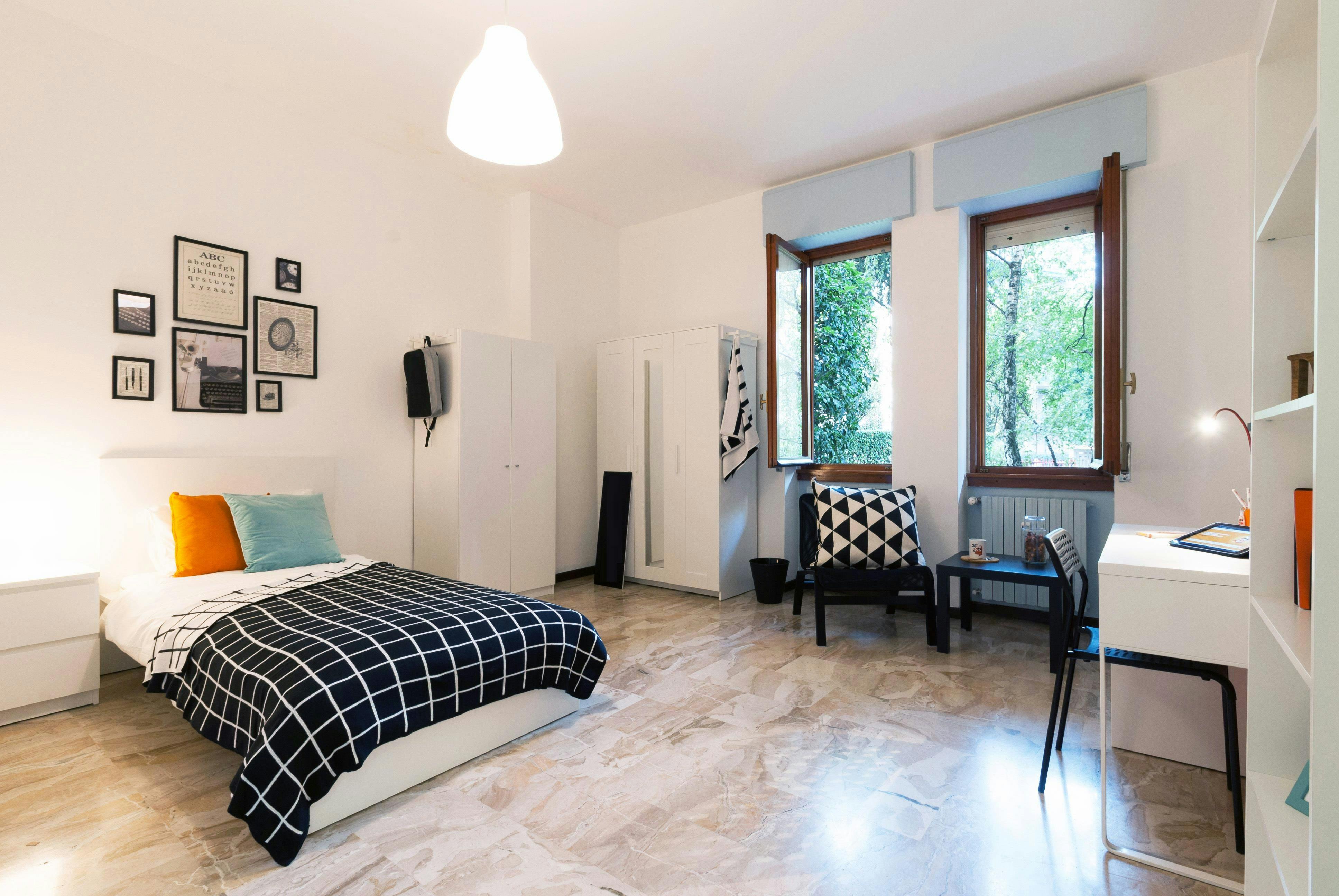 Private room for rent for €530 per month in Bergamo, Via XXIV Maggio