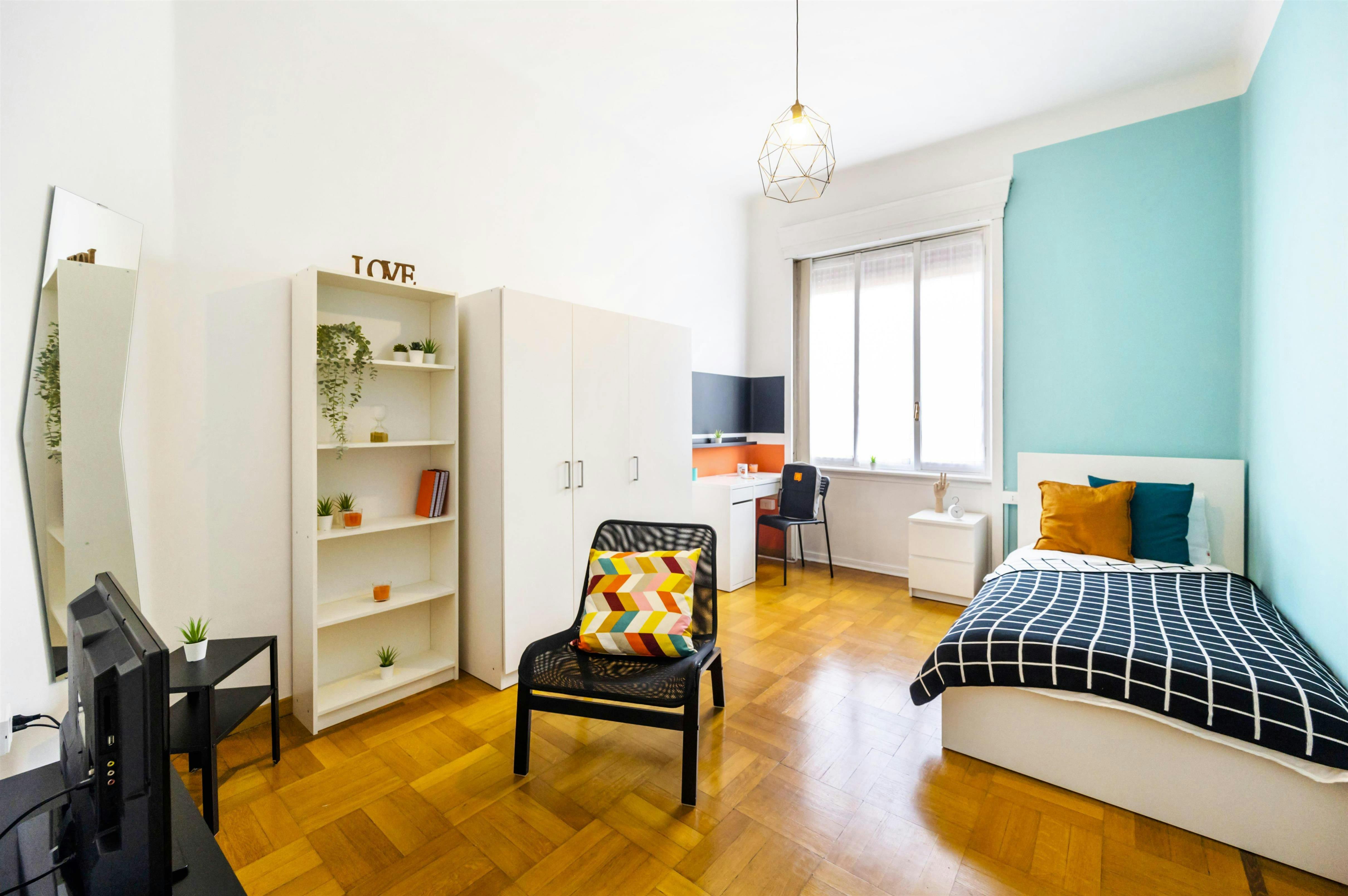 Private room for rent for €530 per month in Bergamo, Via Giuseppe Verdi