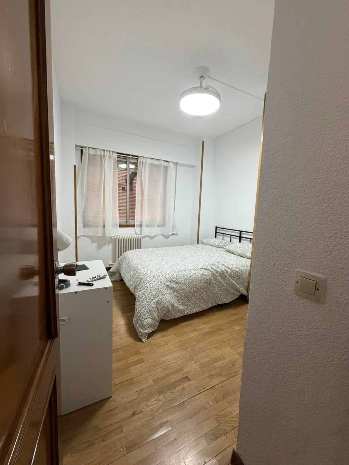 Single room Madrid, 1 bed, 10m² — photo 1