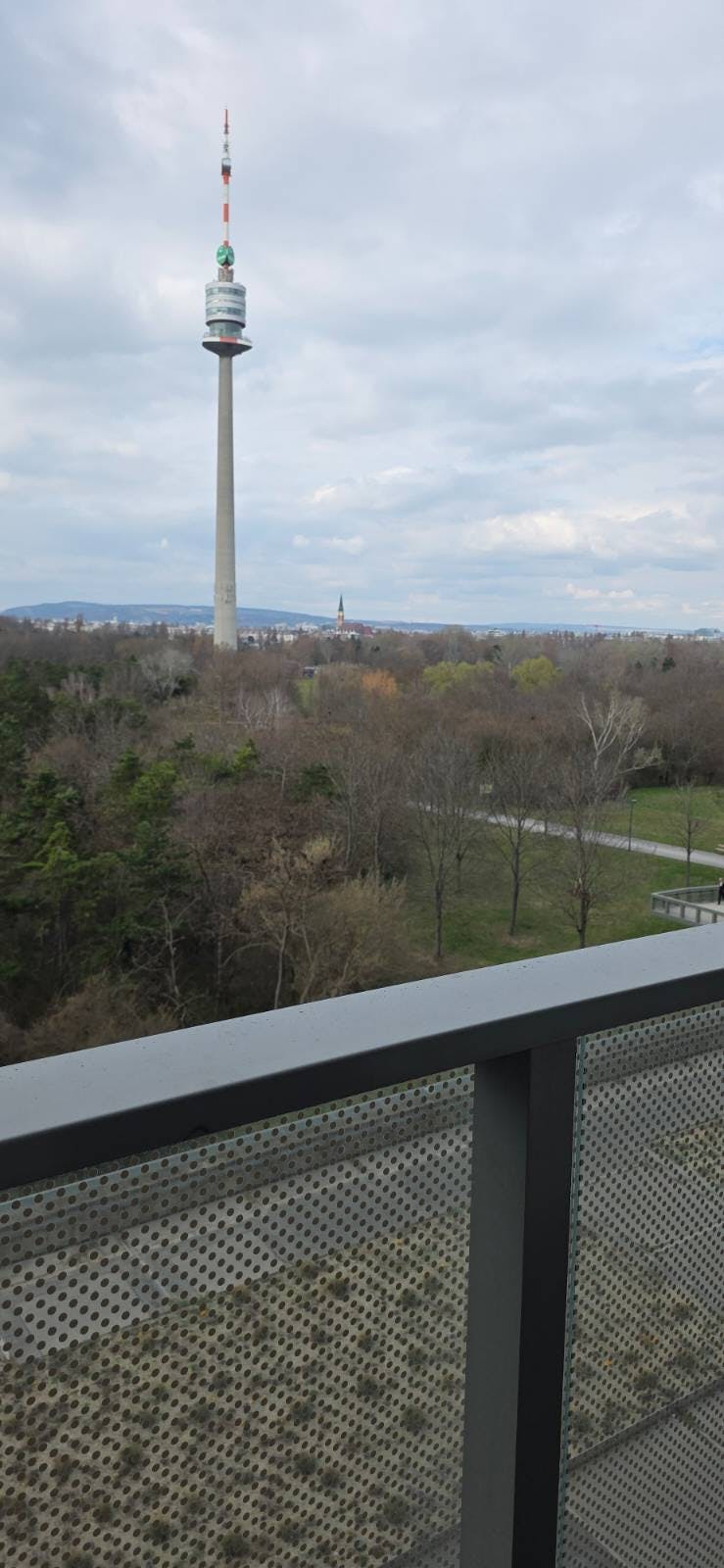 Leonard-Bernstein-Straße, Vienna preview