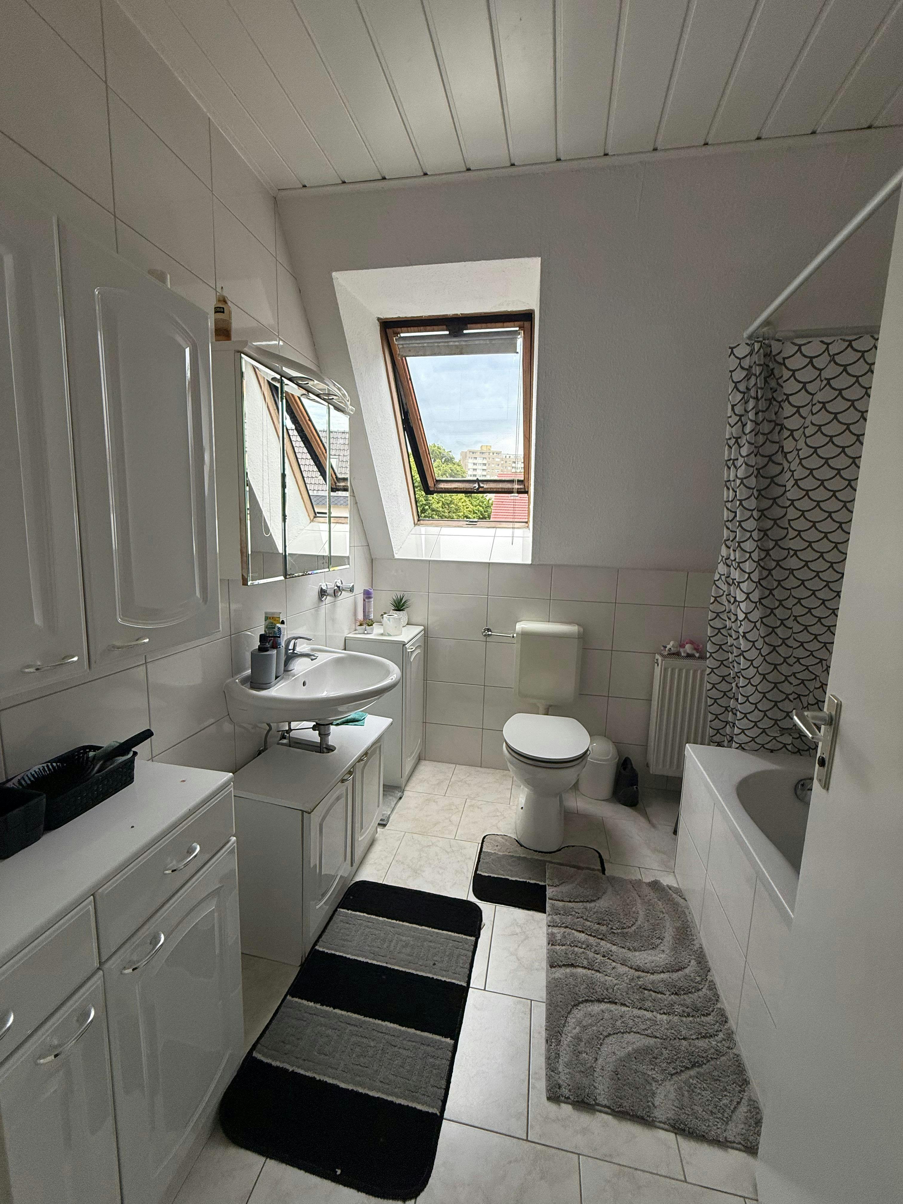 House for rent for €3,000 per month in Berlin, Messterweg