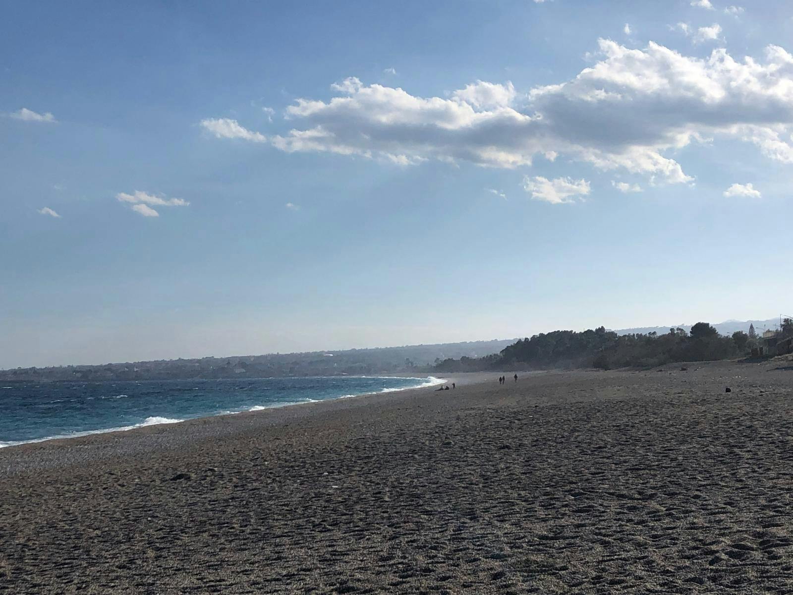 私人房间 正在以 €1,000 的月租出租，其位于 Mascali, Viale Ugo La Malfa