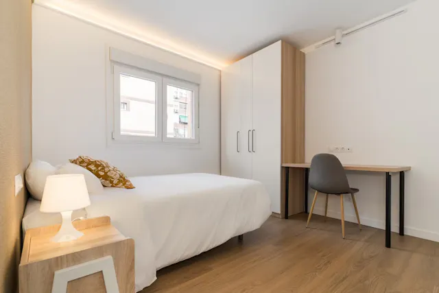Private room in Calle Alcazaba, Madrid (1700805) room image 2