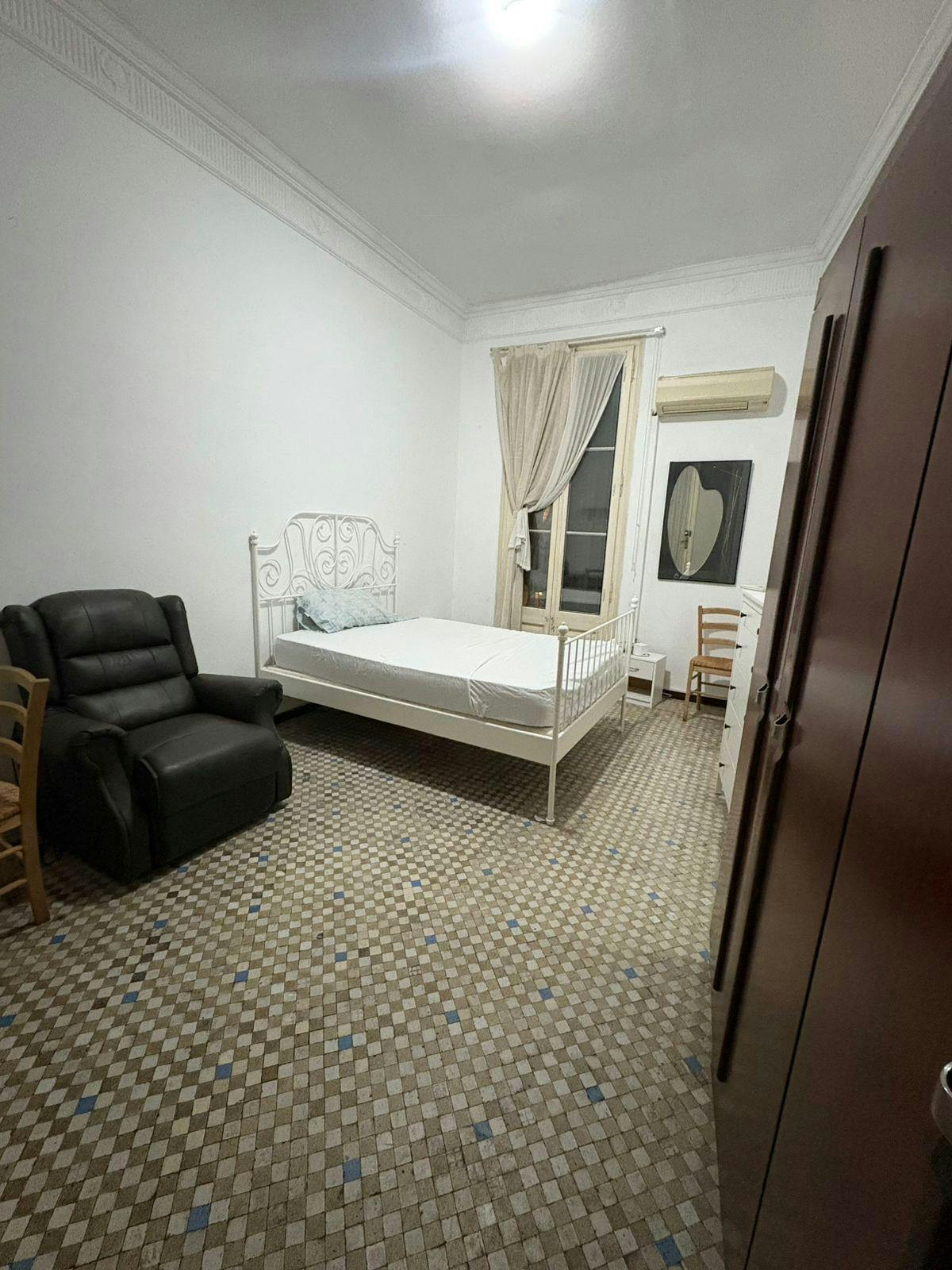 Carrer de Mallorca, Barcelona preview