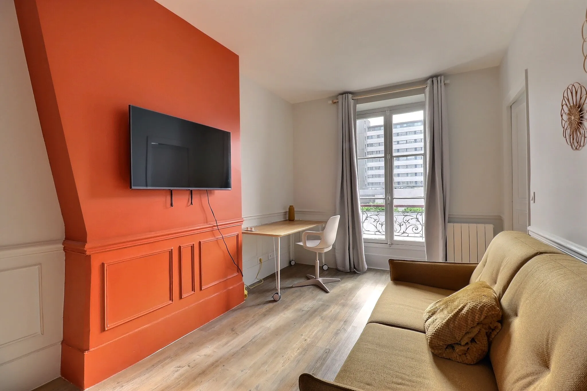 1-Bedroom Apartment in Rue Crozatier, Paris (1700956) ROOM 2
