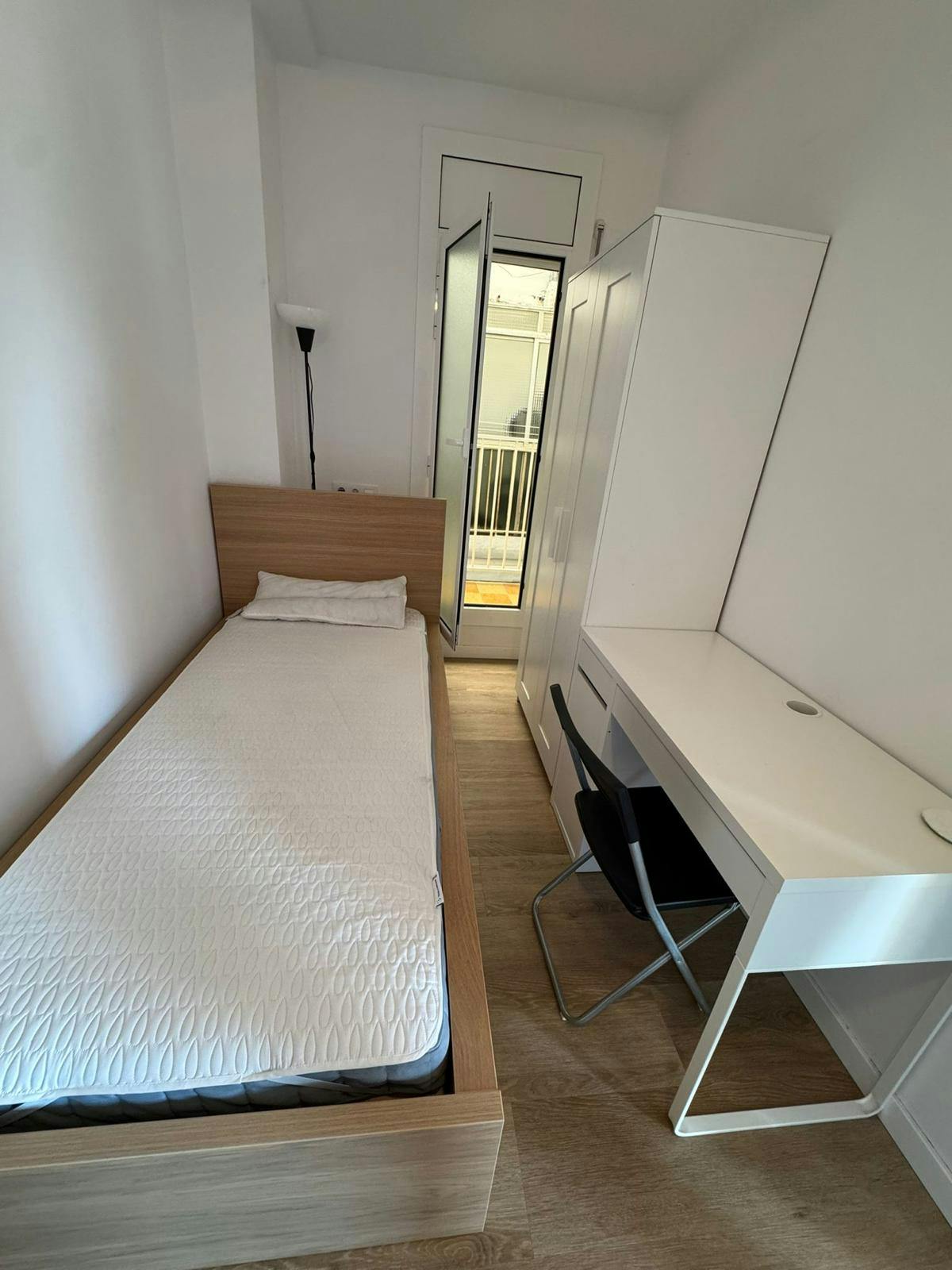 Chambre privée à louer pour 350 €/mois à Sabadell, Avinguda de Francesc Macià