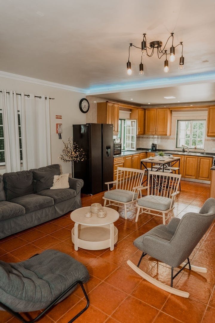 Будинок за оренду для 10 EUR на місяць у Vila Facaia, Rua do Encontro