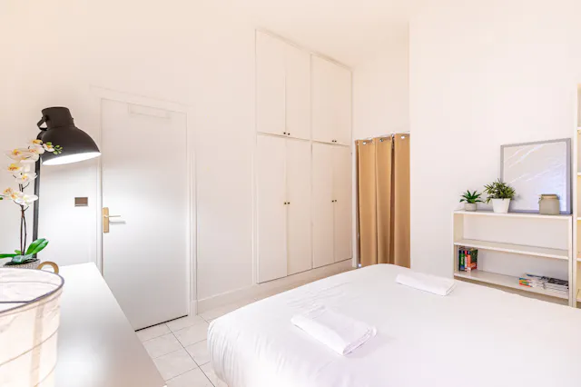 1-Bedroom Apartment in Rue de Turenne, Paris (1701020) room image 160