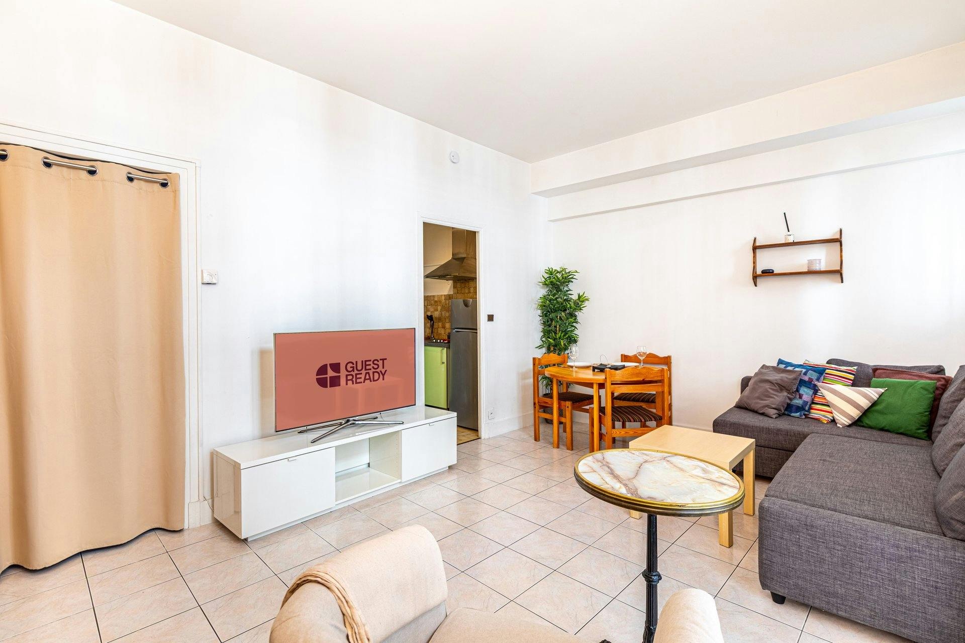 Rue de Turenne, Paris preview