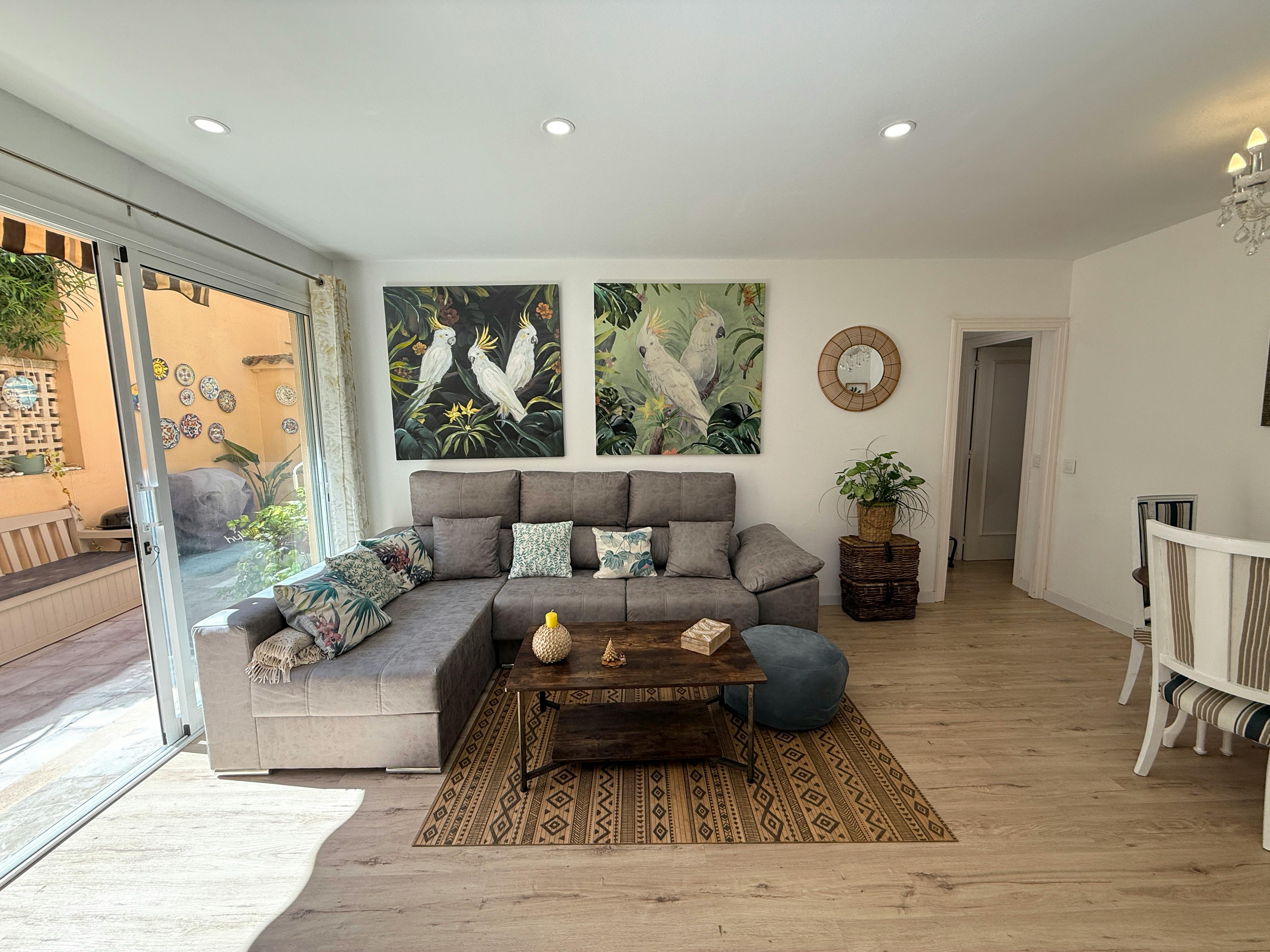 Apartment for rent for €2,500 per month in Sant Agustí, Carrer de Victorio Luzuriaga