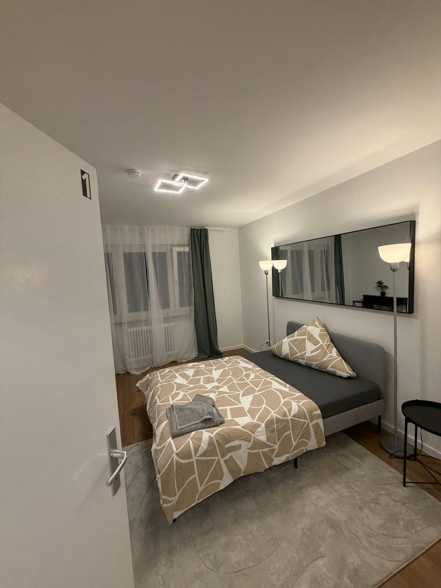 Apartment for rent for €3,400 per month in Garching, Römerhofweg