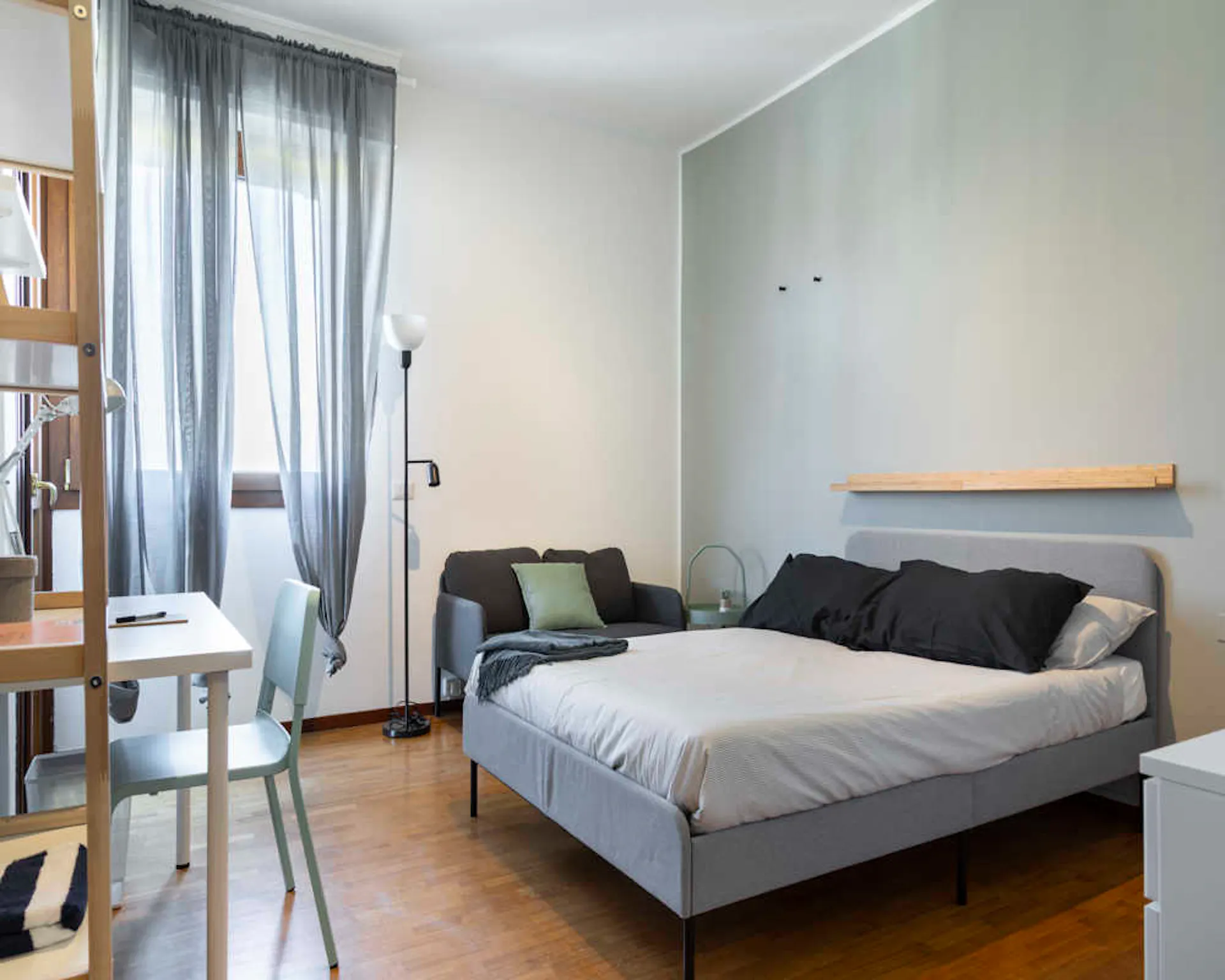 Viale Sondrio, Milan preview