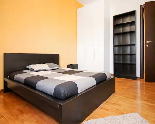 Private room in Viale Sondrio, Milan (1701121) room image 2