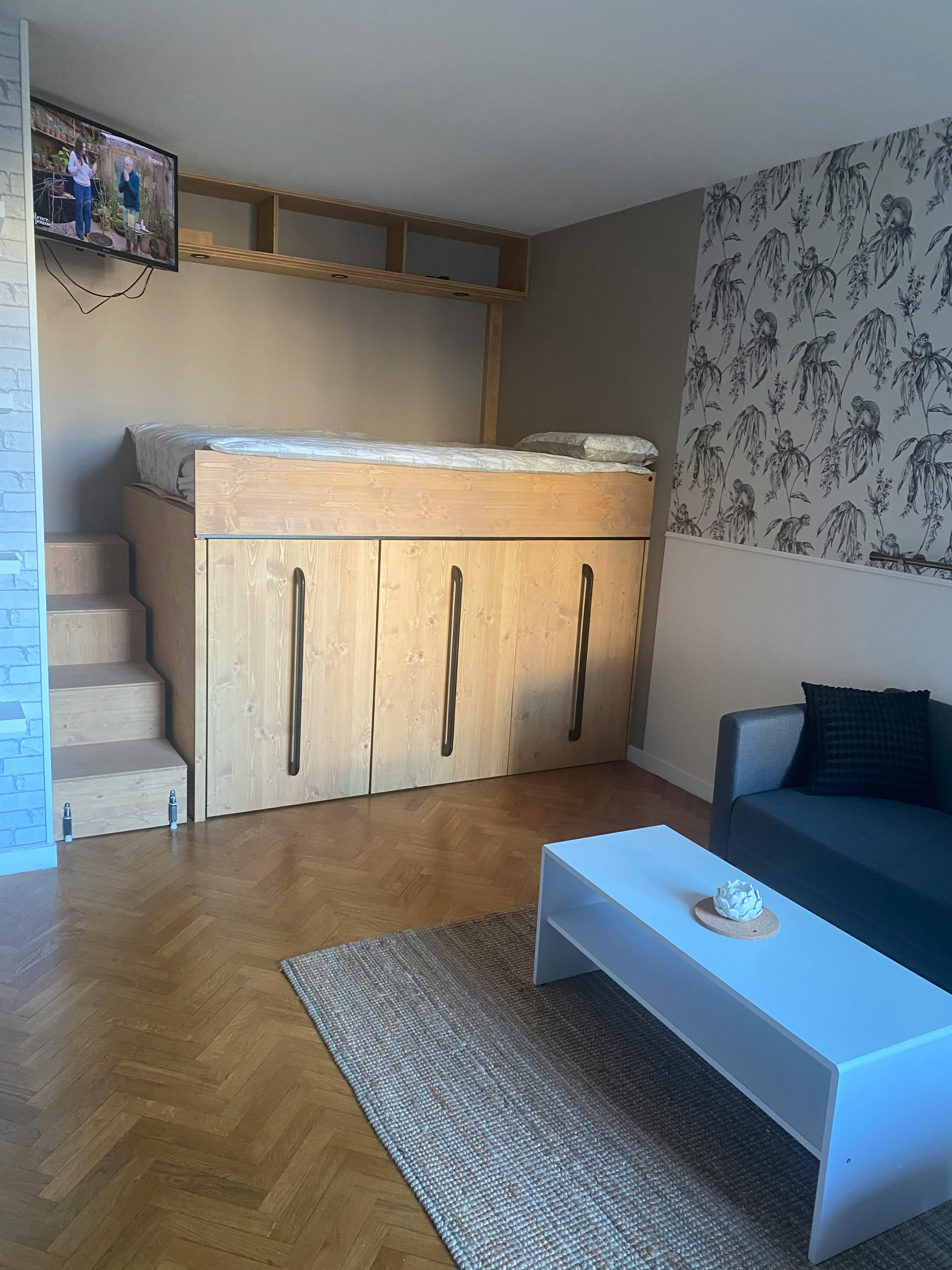 Studio for rent for €1,200 per month in Asnières-sur-Seine, Rue Jean Dussourd