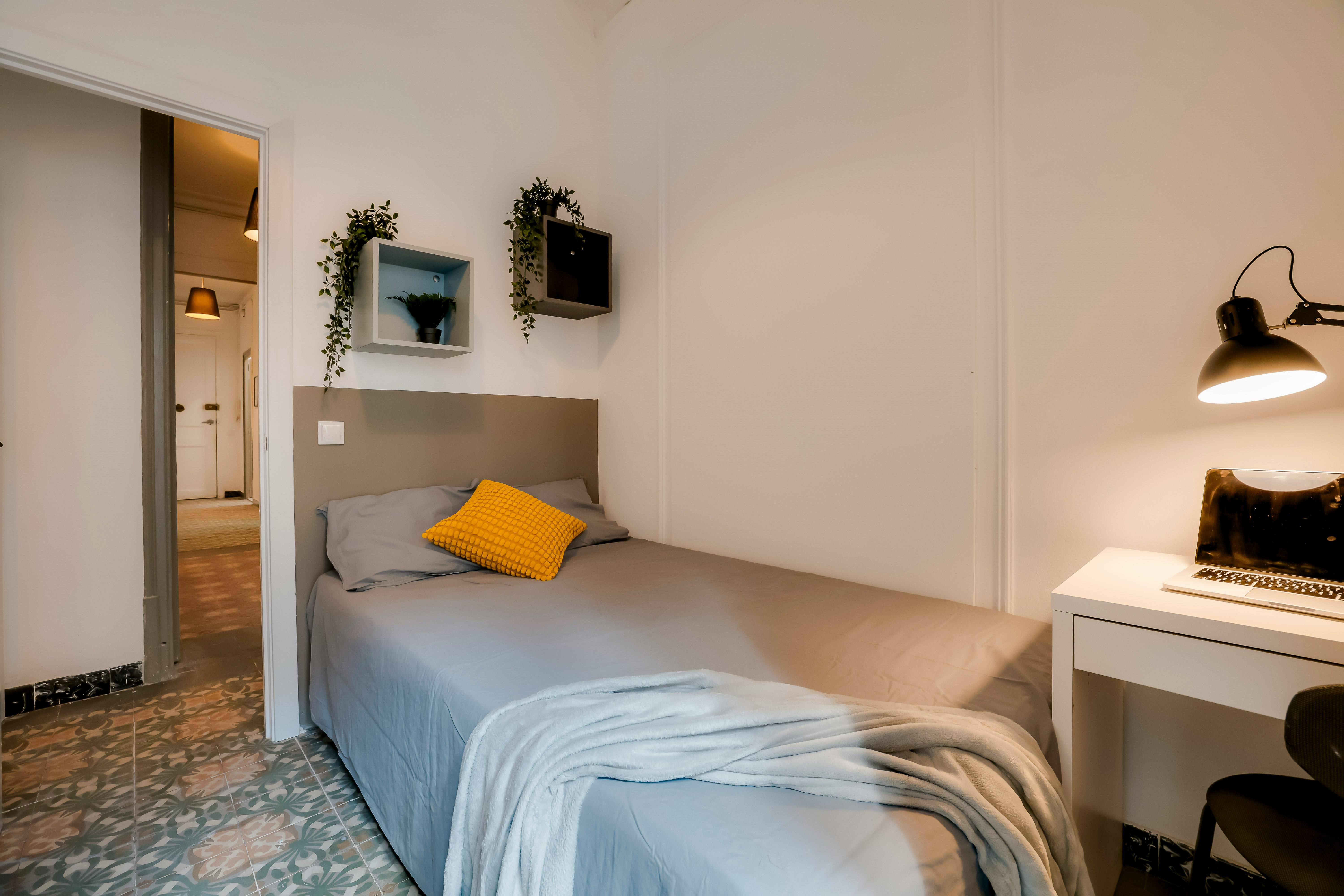 私人房间 正在以 €600 的月租出租，其位于 Barcelona, Carrer d'Aragó