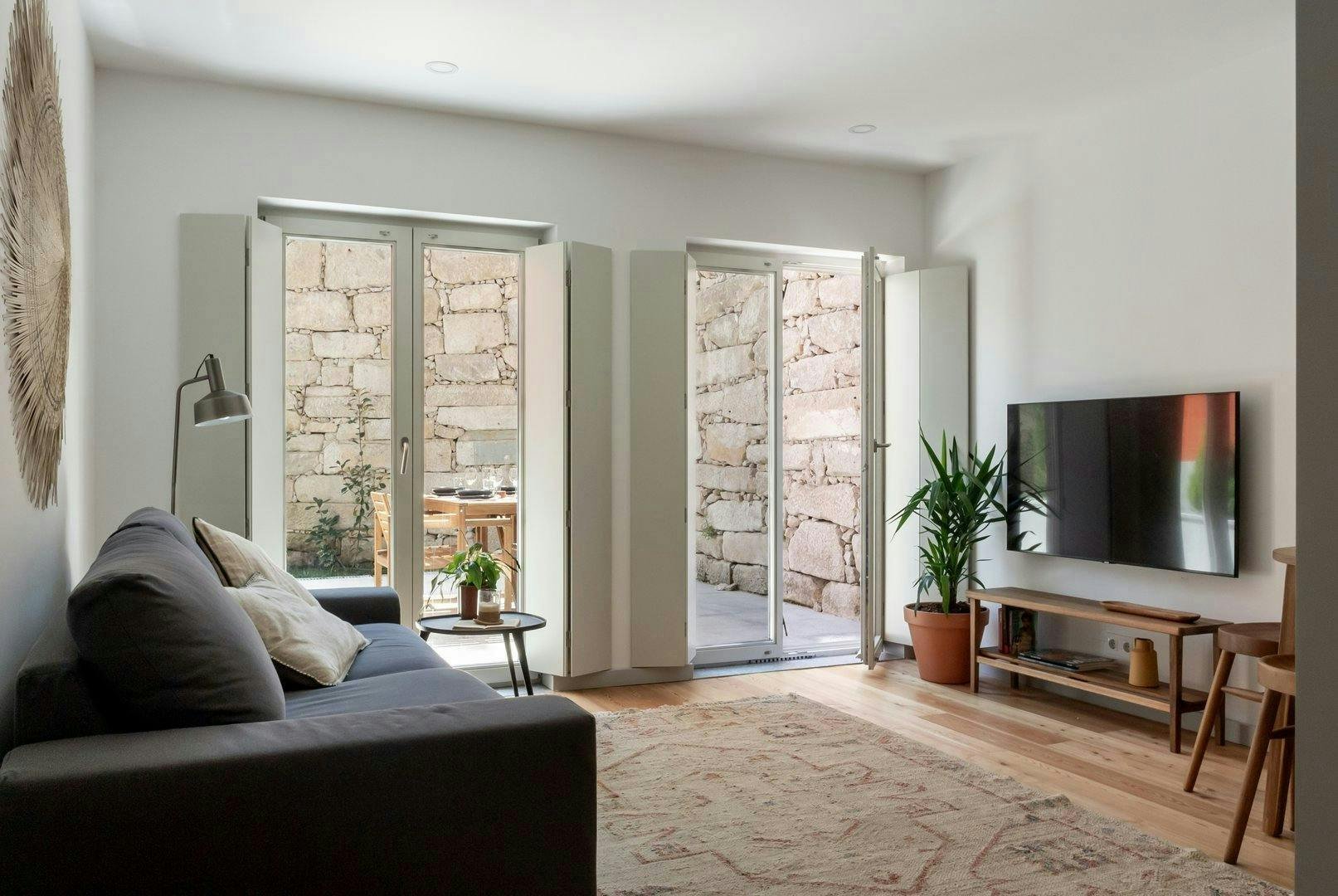 Rua da Vitória, Porto preview