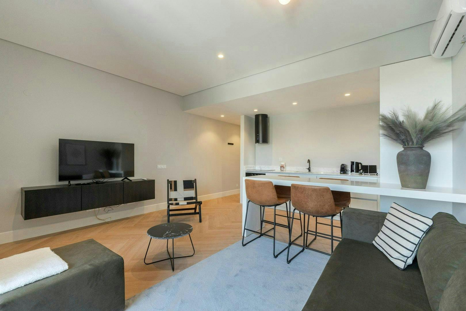 Rua do Almada, Porto preview