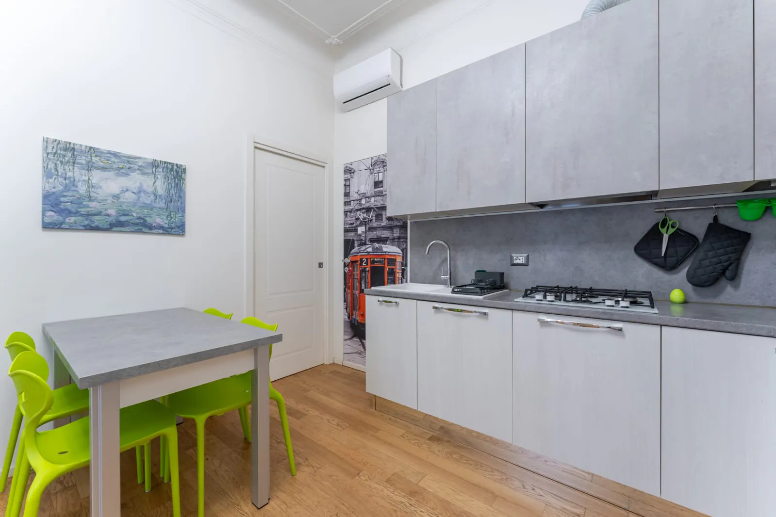 1-Bedroom Apartment in Via Archimede, Milan (1701227) ROOM 2