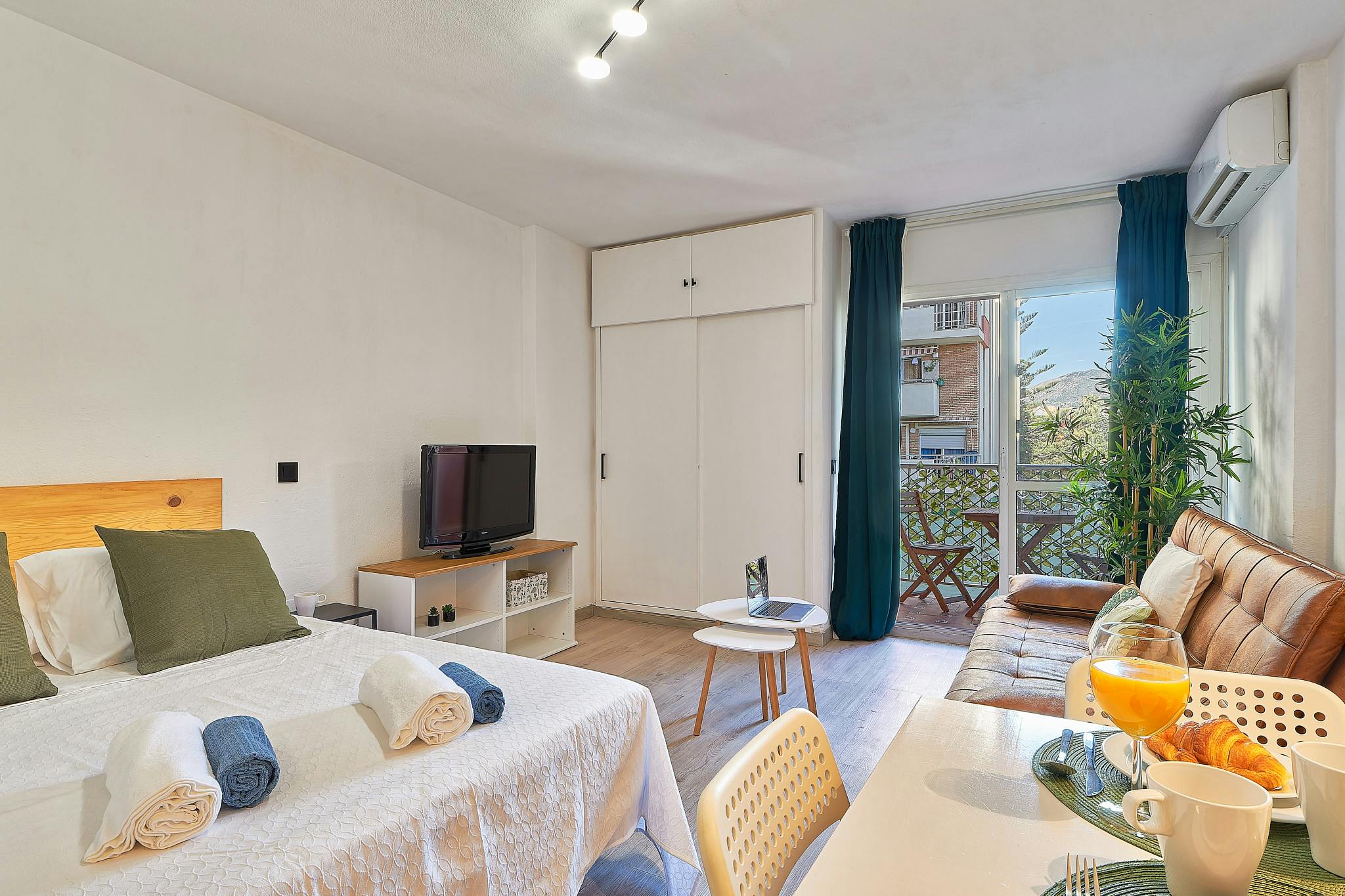 Квартира за оренду для 9 999 EUR на місяць у Benalmádena, Avenida Gamonal