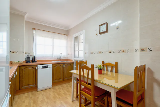3-Bedroom Apartment in Calle Poeta Francisco Coronado y Delicado, Málaga (1701263) room image 49