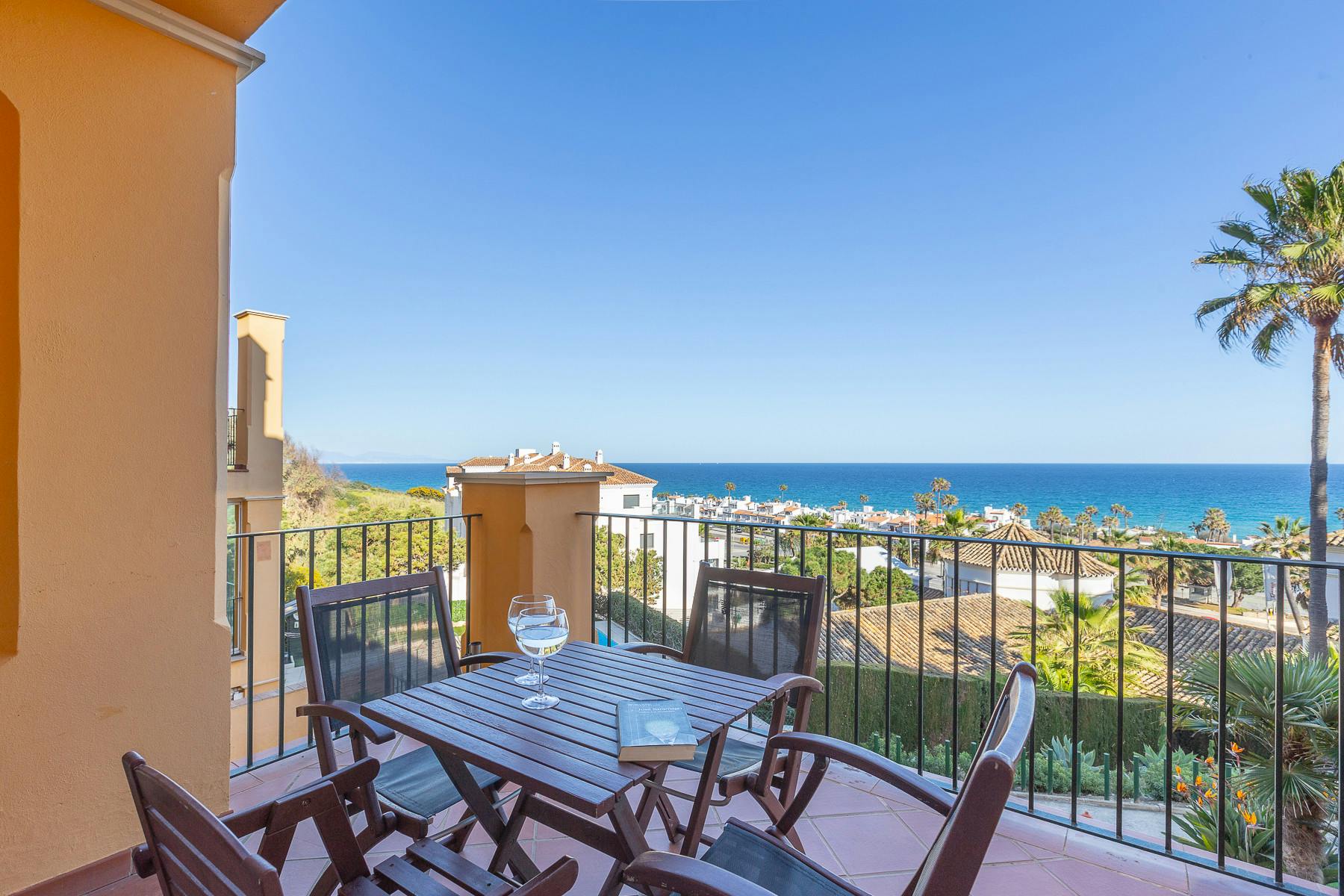 Apartment for rent for €9,999 per month in Manilva, Calle Tubalitas