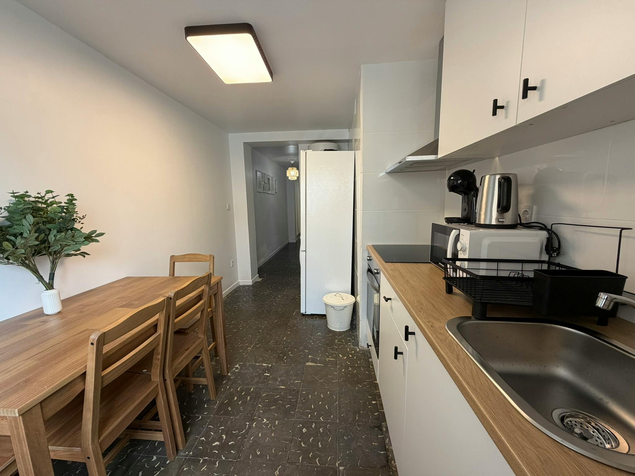 Single room Xirivella, 1 bed, 13m² — photo 10