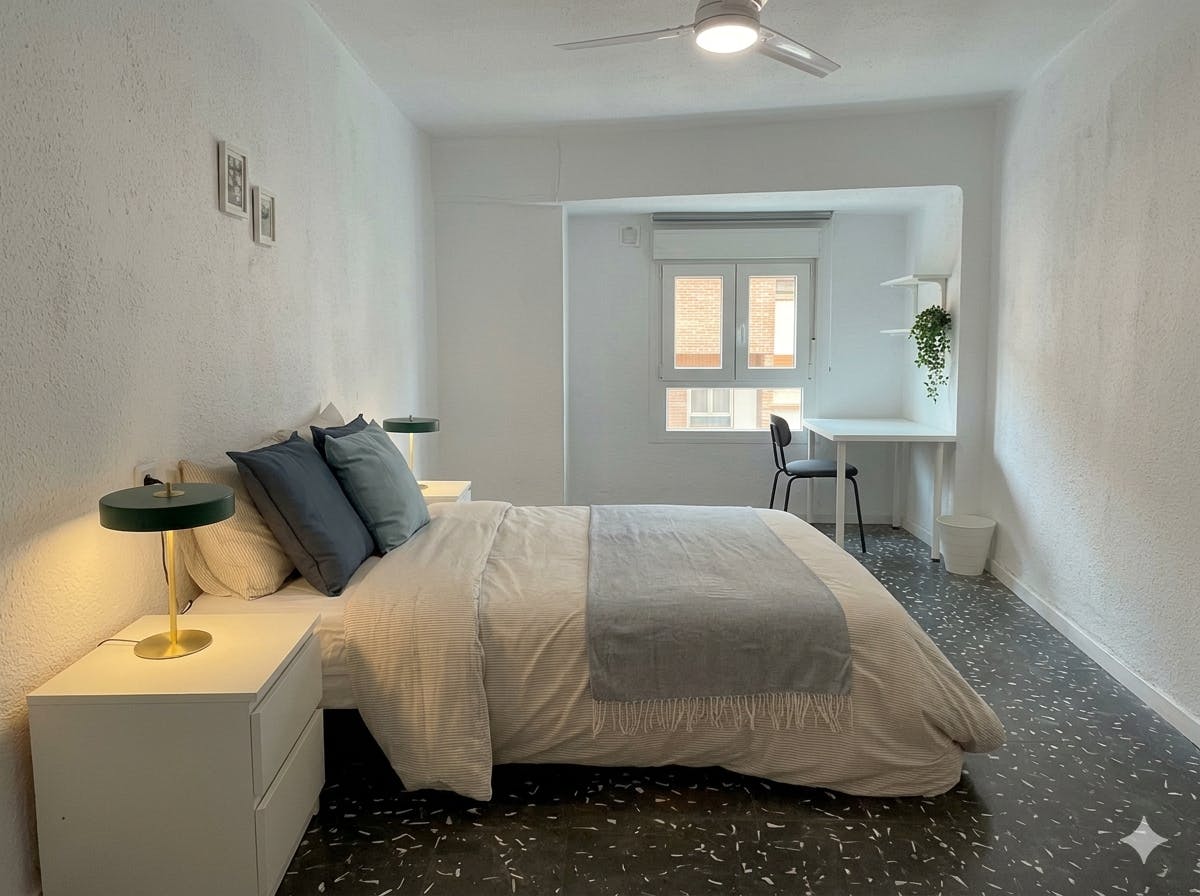 Single room Xirivella, 1 bed, 13m² — photo 3